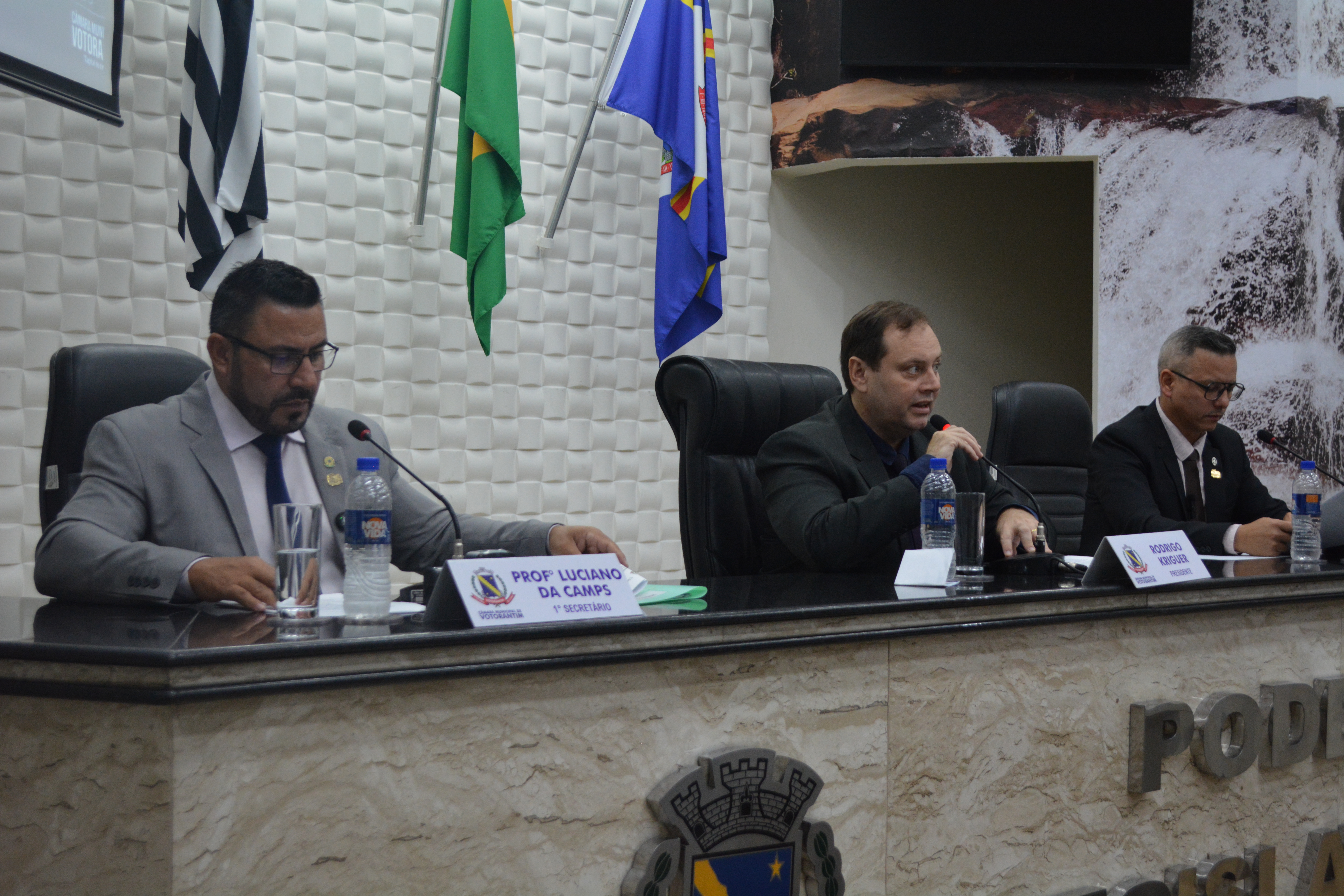 10ª Sessão Ordinária aprova programa de ressarcimento e destaca atuação social no município