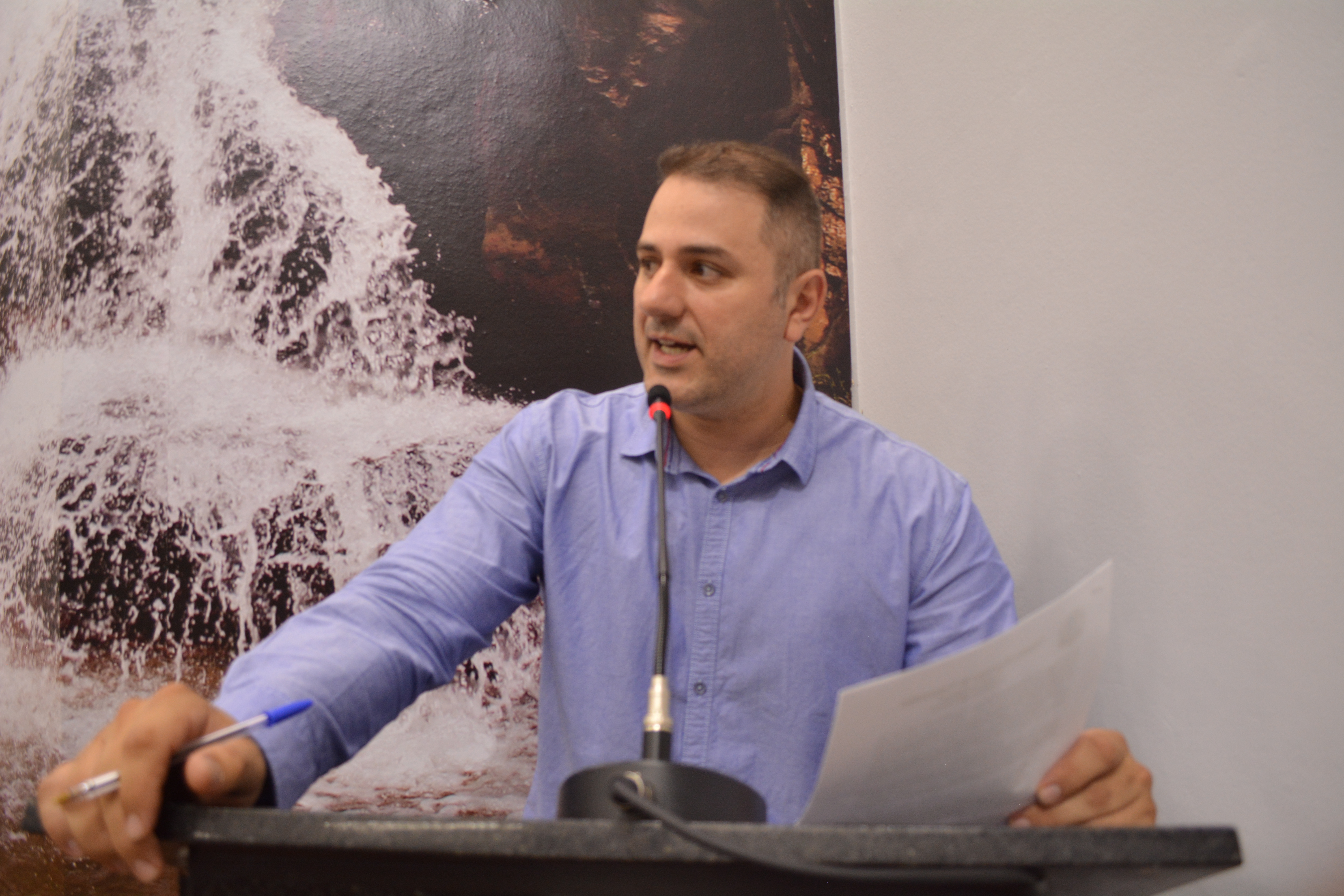 Aprovado projeto que obriga estabelecimentos públicos adotarem medidas de auxílio a mulheres em risco