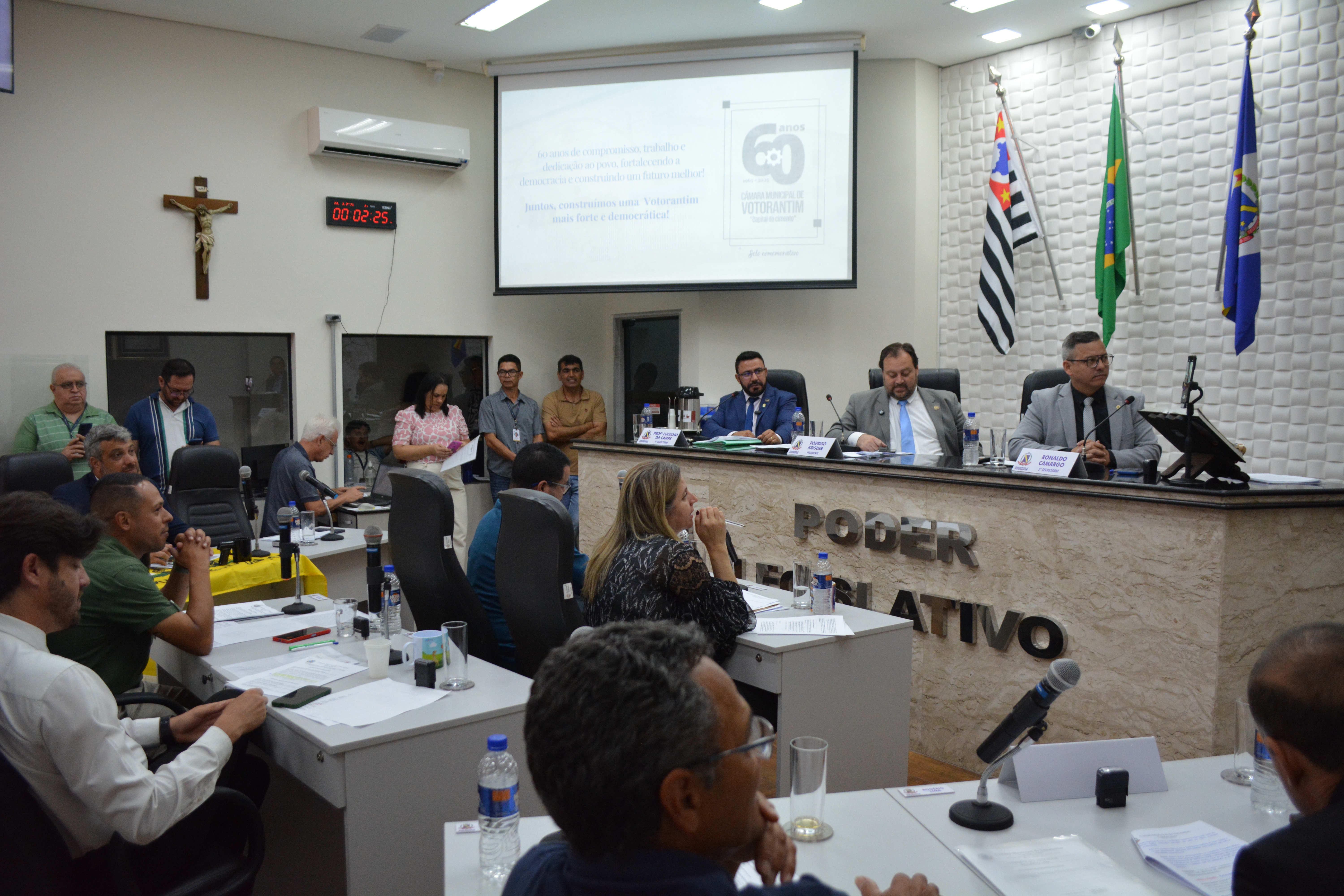 Câmara aprova projeto que amplia transparência nas filas de espera da saúde municipal