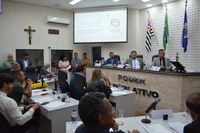 Câmara aprova projeto que amplia transparência nas filas de espera da saúde municipal