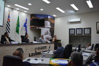 Câmara aprova projetos e requerimentos e anuncia nova pauta do Legislativo