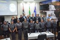 Câmara aprova votos de congratulações a policiais militares por operação no Jardim Tatiana