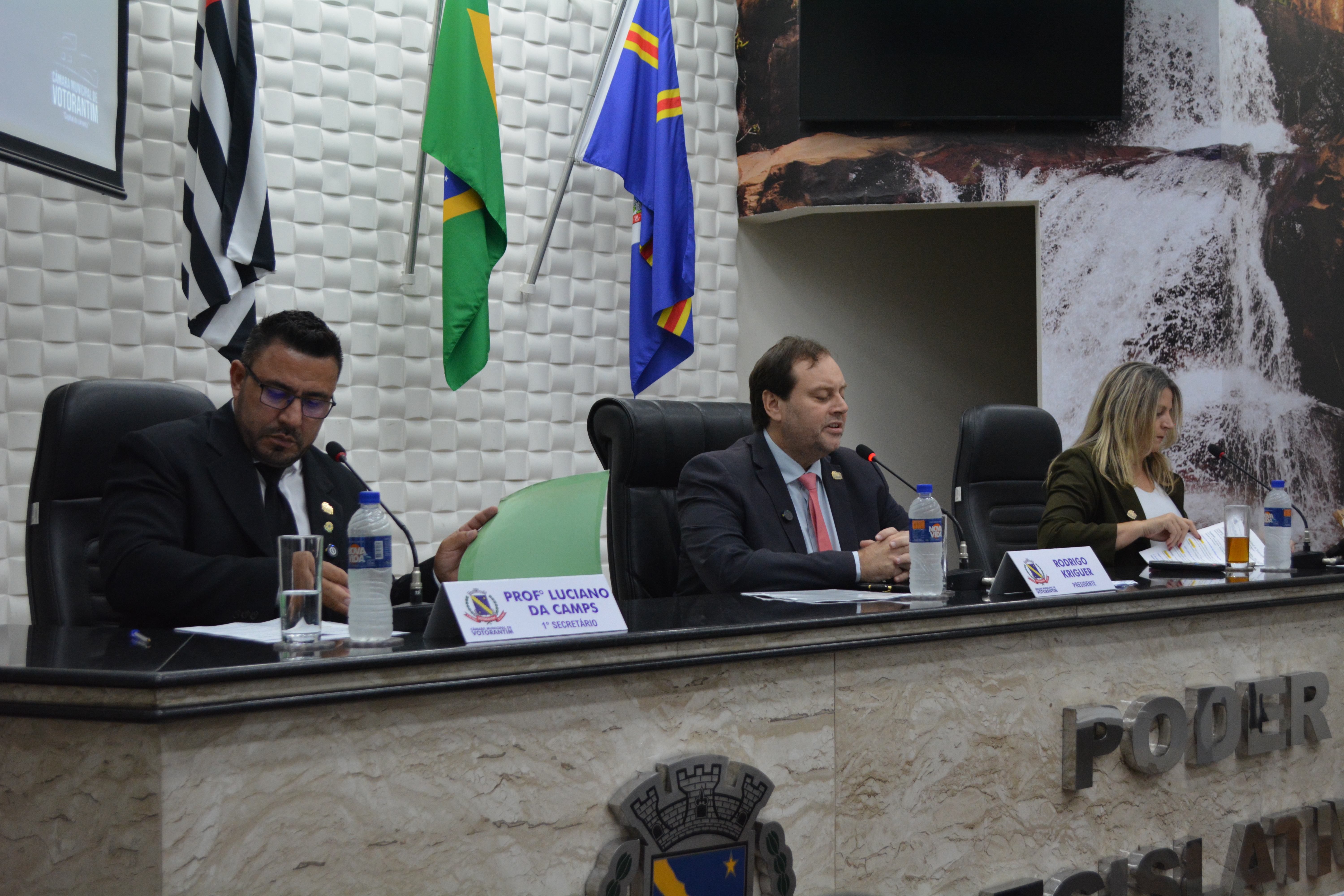 Câmara de Votorantim aprova requerimentos e homenageia estudante na 4ª Sessão Ordinária