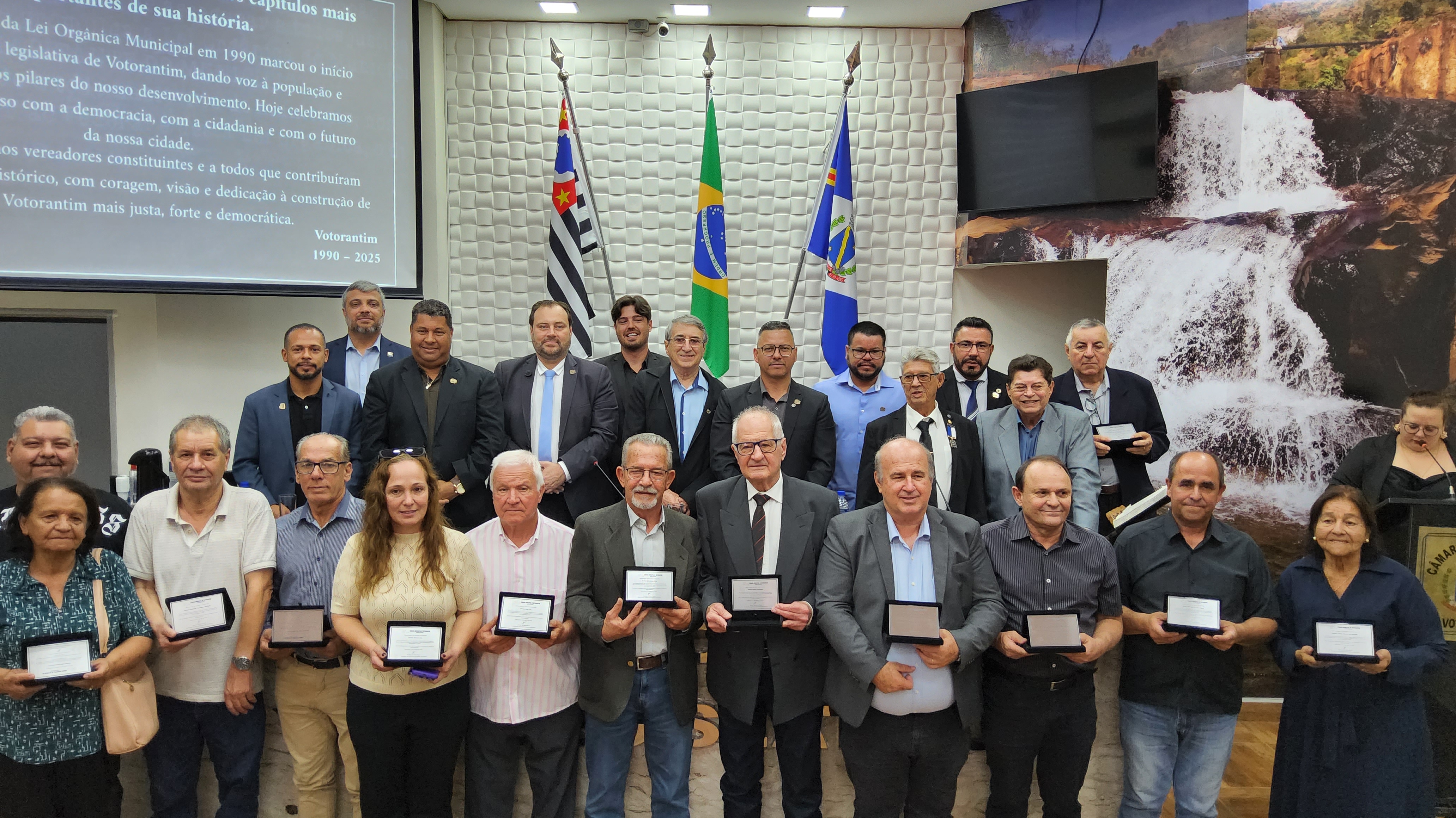 Câmara de Votorantim celebra 35 anos da Lei Orgânica com homenagens e resgate histórico