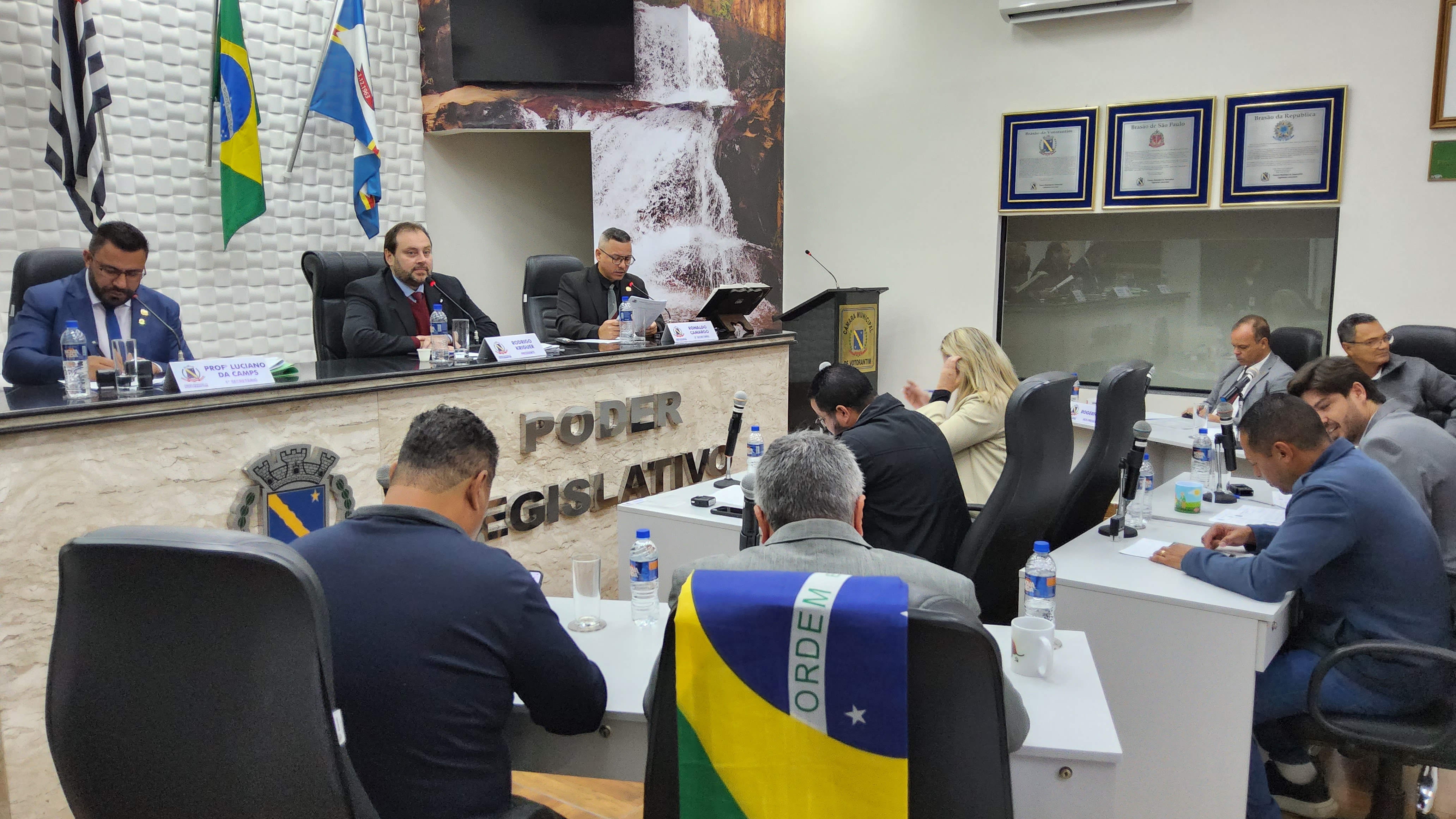 Câmara discute e aprova propostas importantes para o município na 21ª Sessão Ordinária