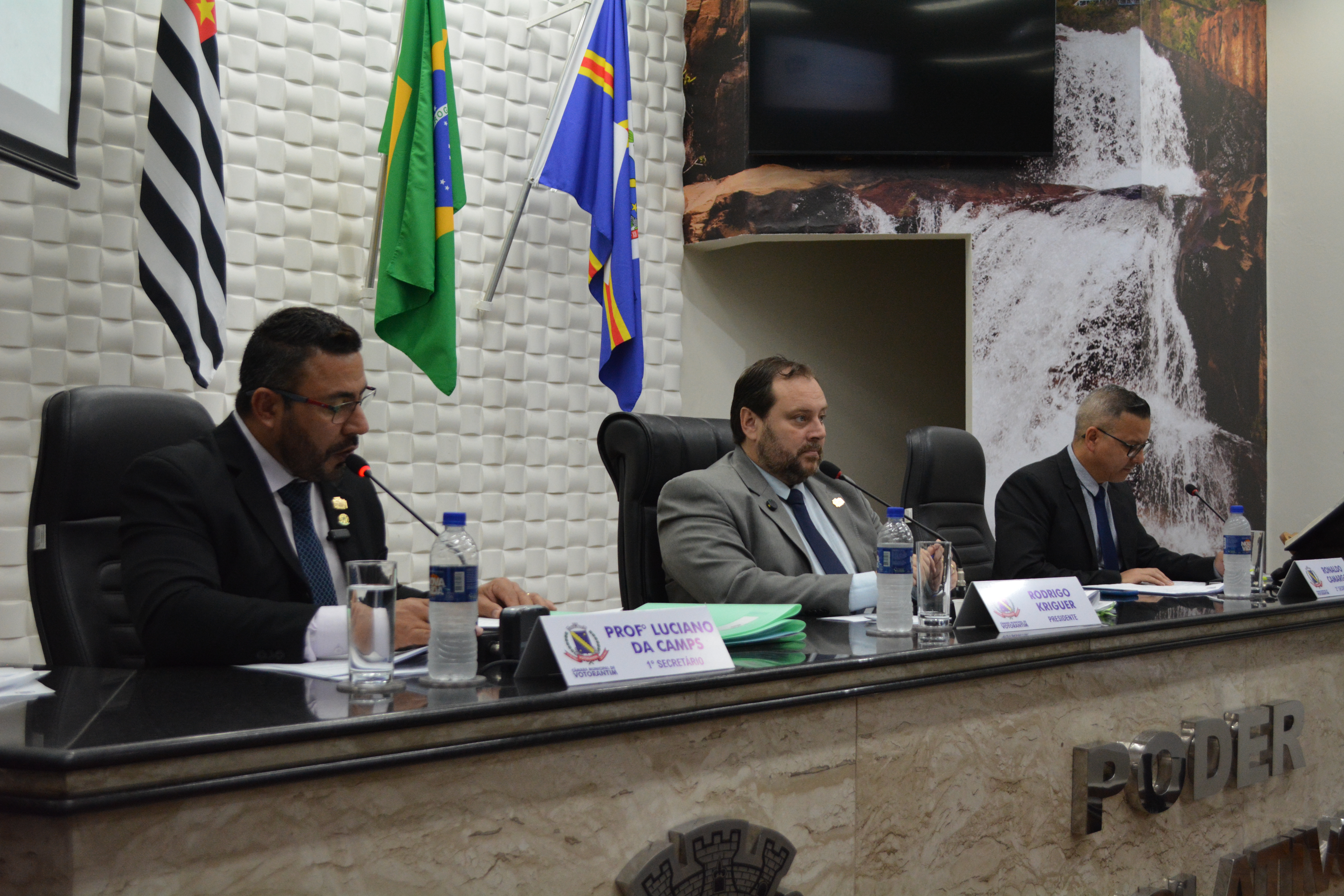 Câmara Municipal de Votorantim realiza 41ª Sessão Ordinária com aprovação de projetos, requerimentos e homenagens