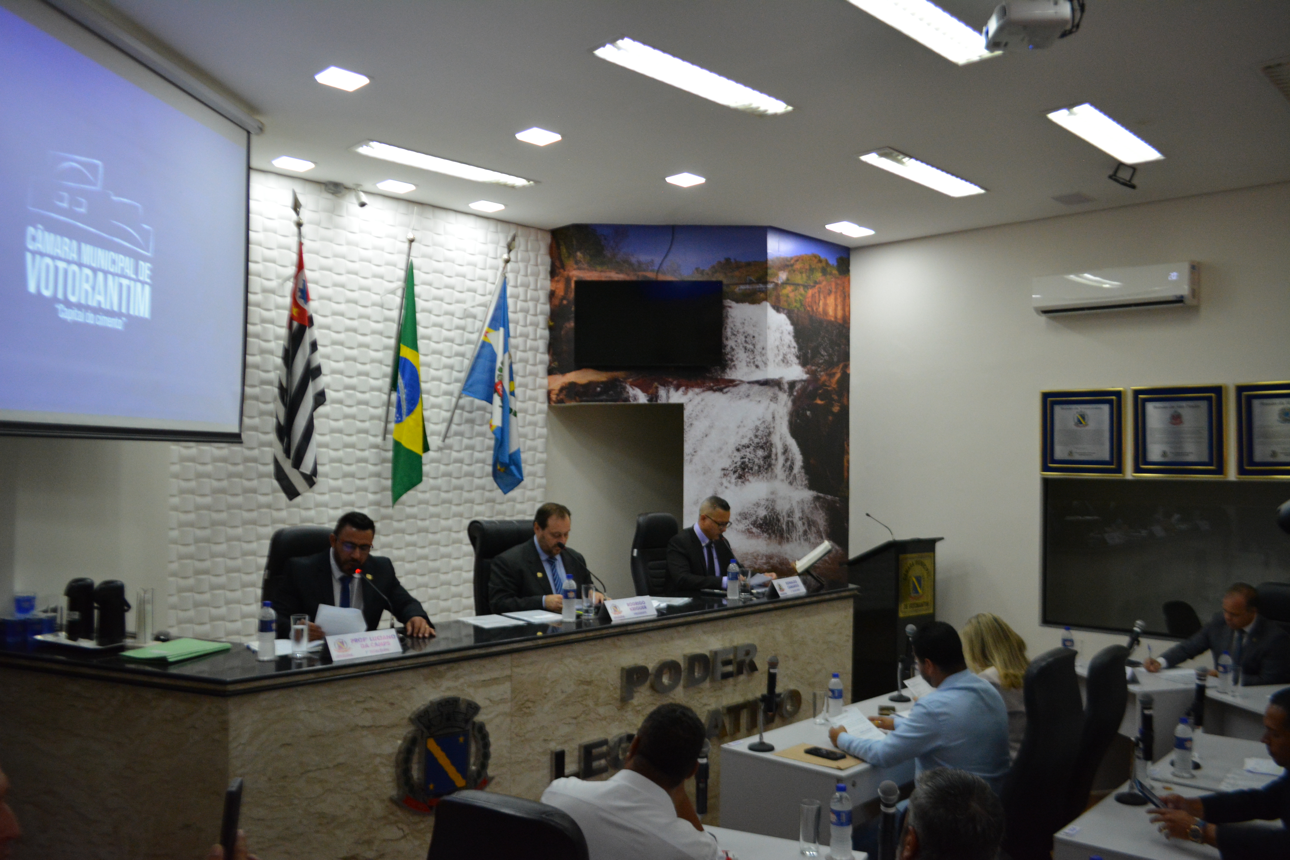 Câmara realiza 4ª Sessão com pauta extensa