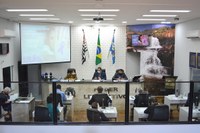 Câmara realizou sessão legislativa com volta de público ao plenário