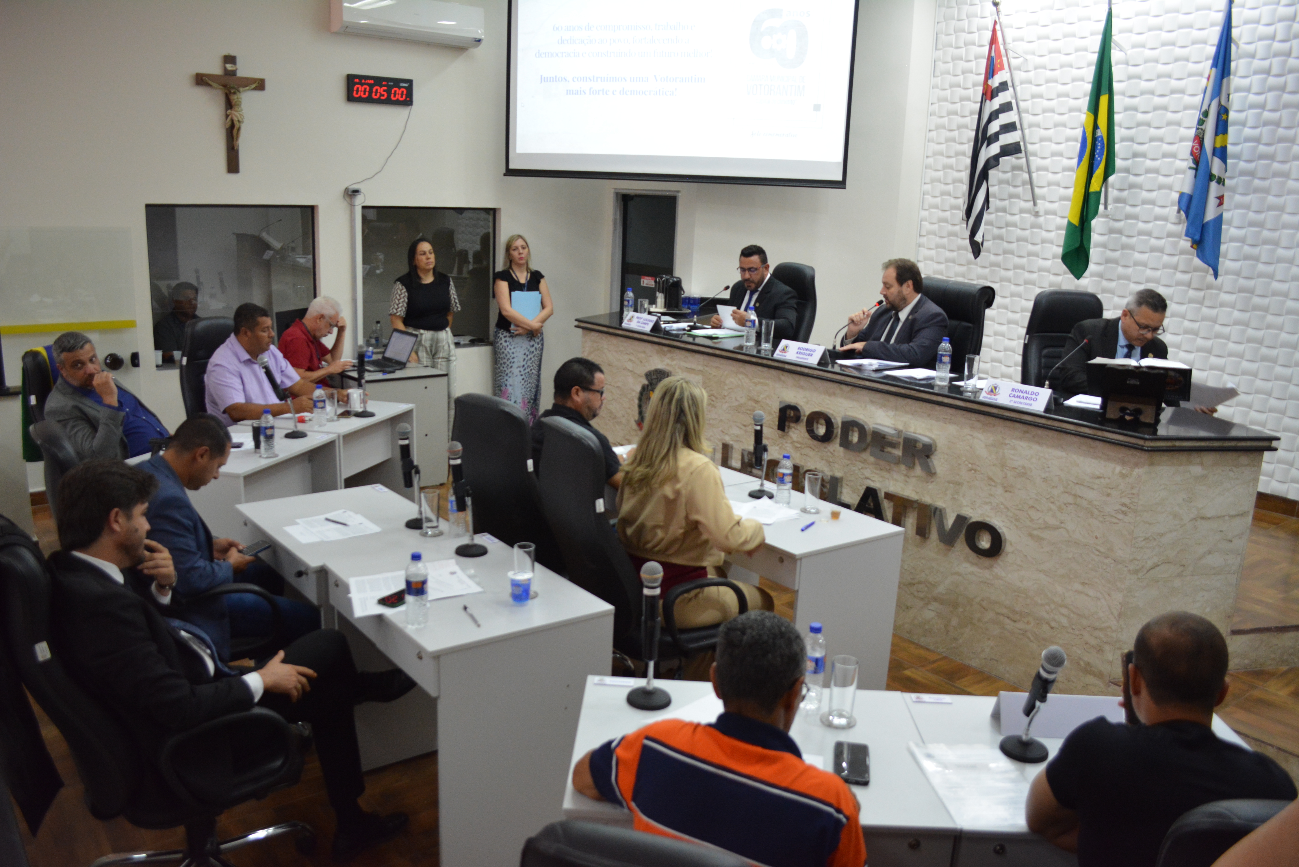 Câmara tem 8ª Sessão com homenagens e discussões importantes para a cidade