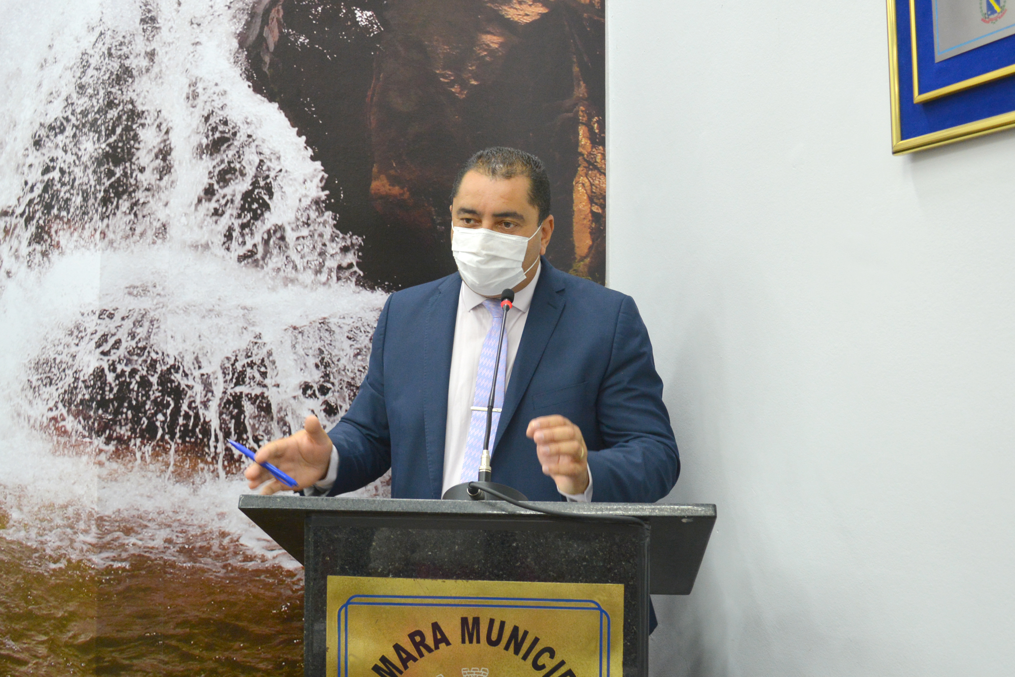 Construção irregular de posto de gasolina em área residencial é tema de requerimento