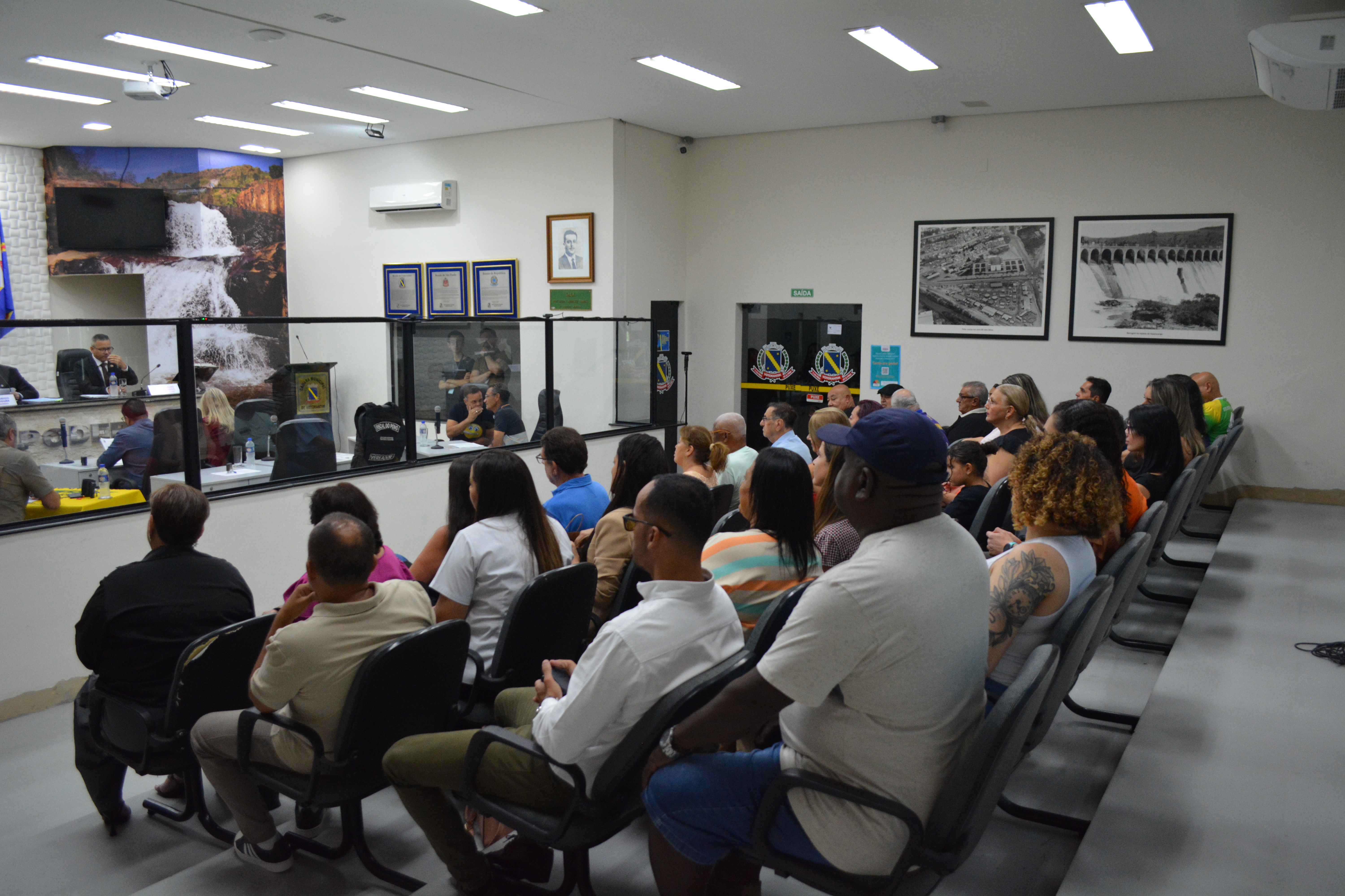 Crédito especial para programa de ensino integral também é aprovado