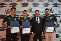 Empresa X1 é homenageada por contribuição ao esporte em Votorantim
