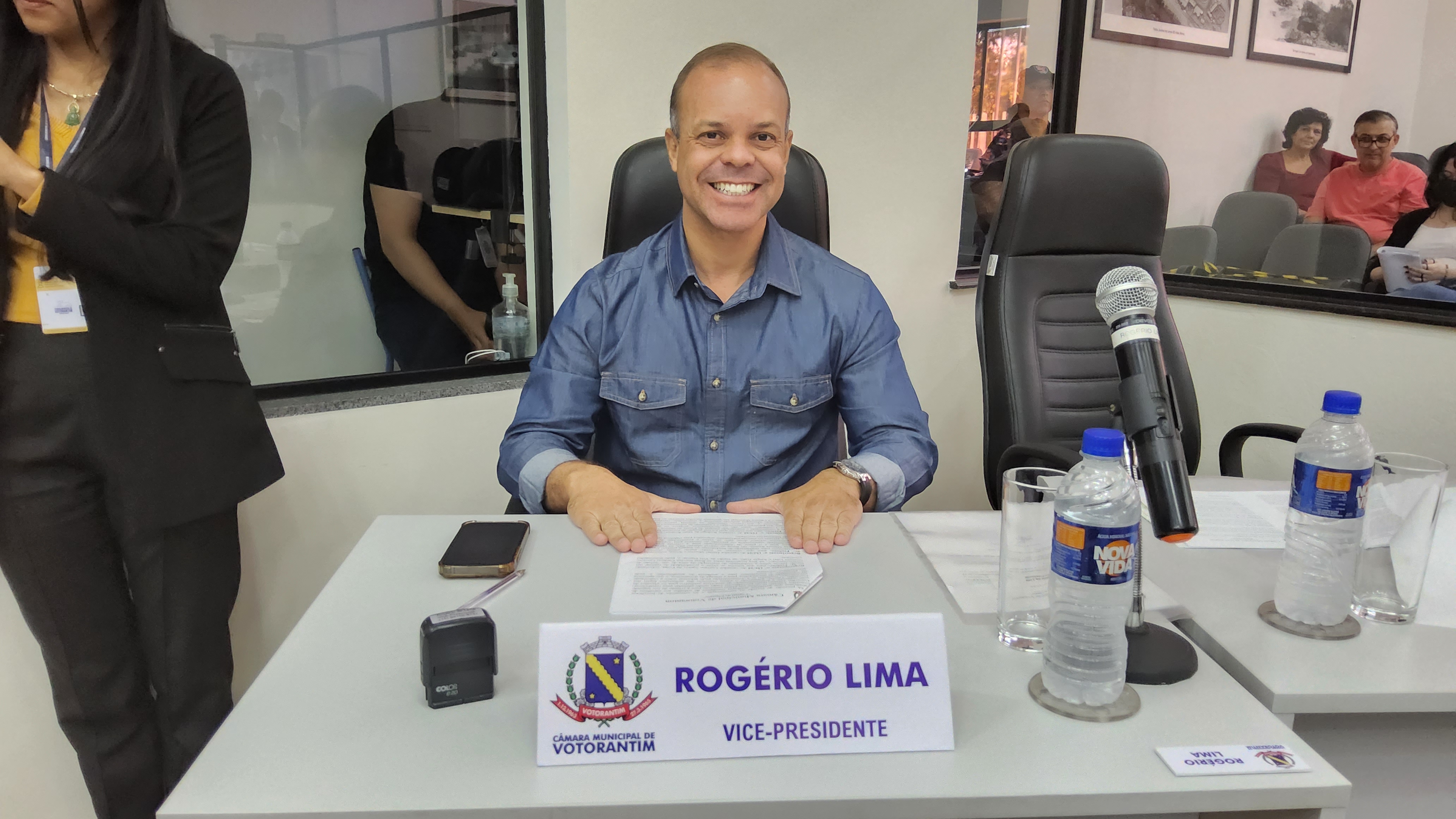 Falta de terrenos em cemitério municipal gera questionamentos na Câmara