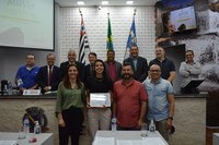 Lauren Leal é homenageada pelo vereador Mauro dos Materiais