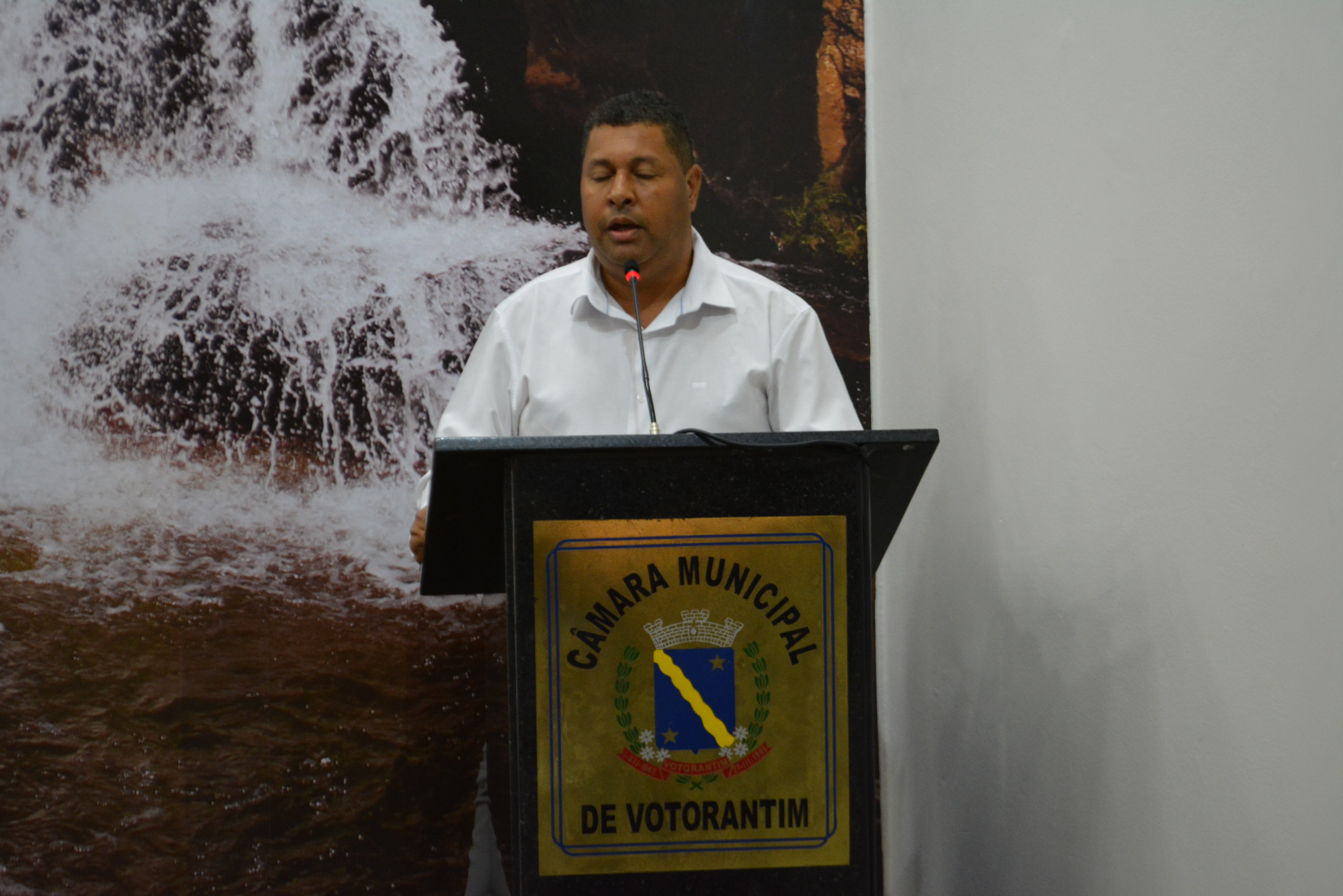 Legalização de construções irregulares em Votorantim é tema de requerimento