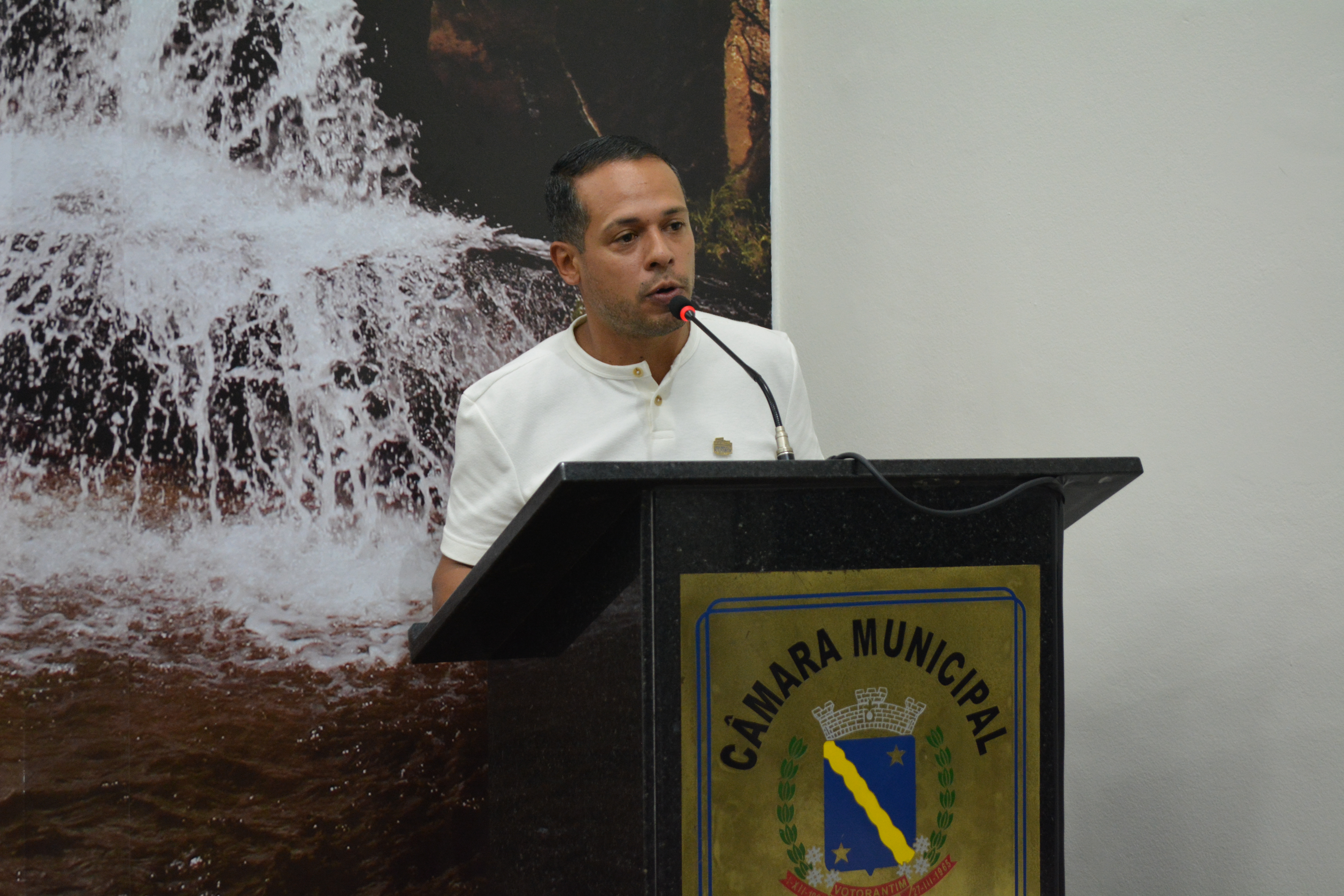 Parlamentar questiona sobre o alargamento da Avenida Marginal “Vereador Newton Vieira Soares”