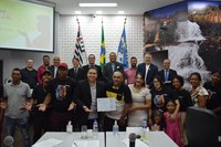 Pastor Lilo homenageia a Igreja Pentecostal Ministério do Avivamento