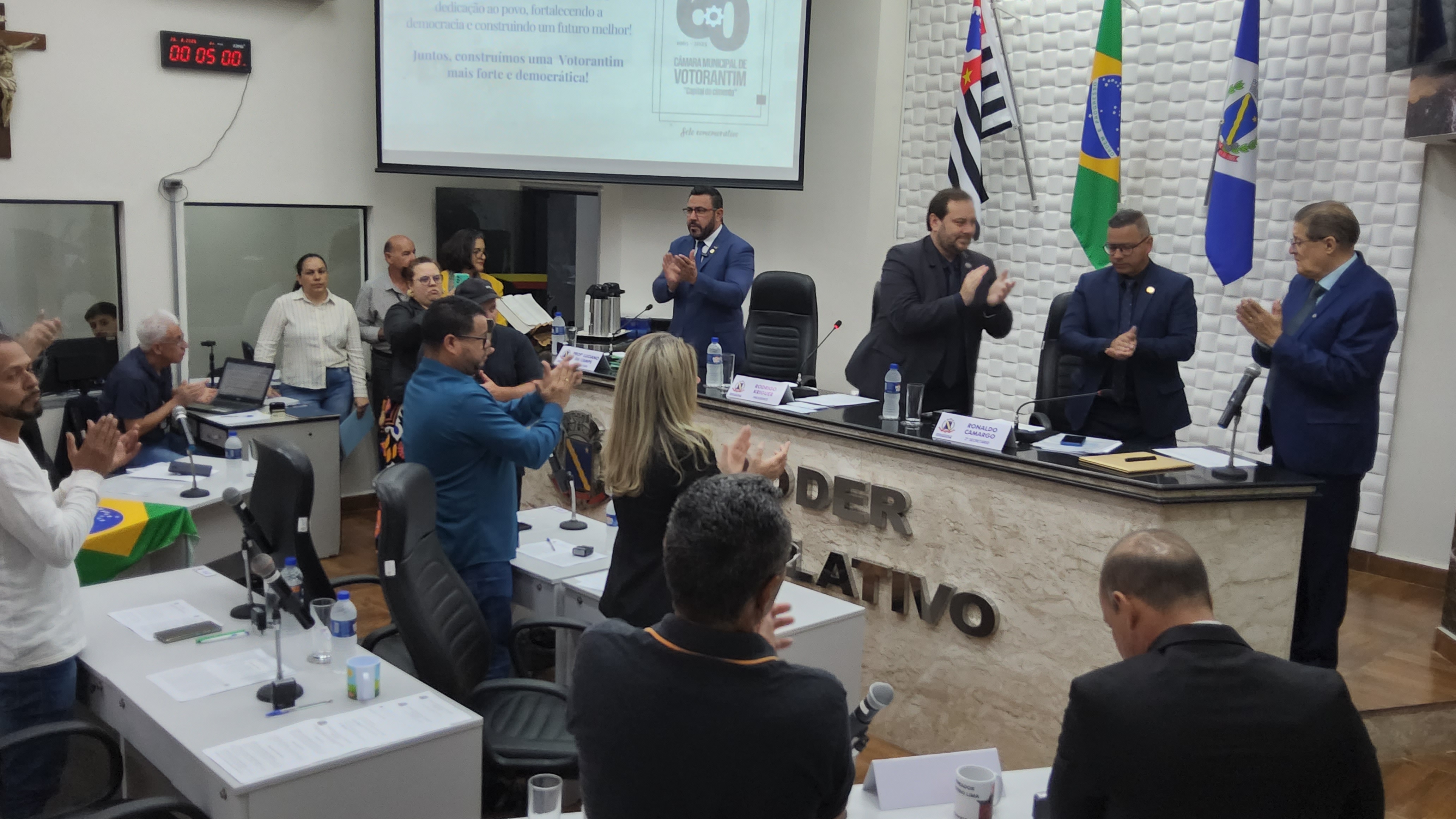 Posse de vereador e aprovação de projetos movimentam 28ª Sessão Ordinária em Votorantim