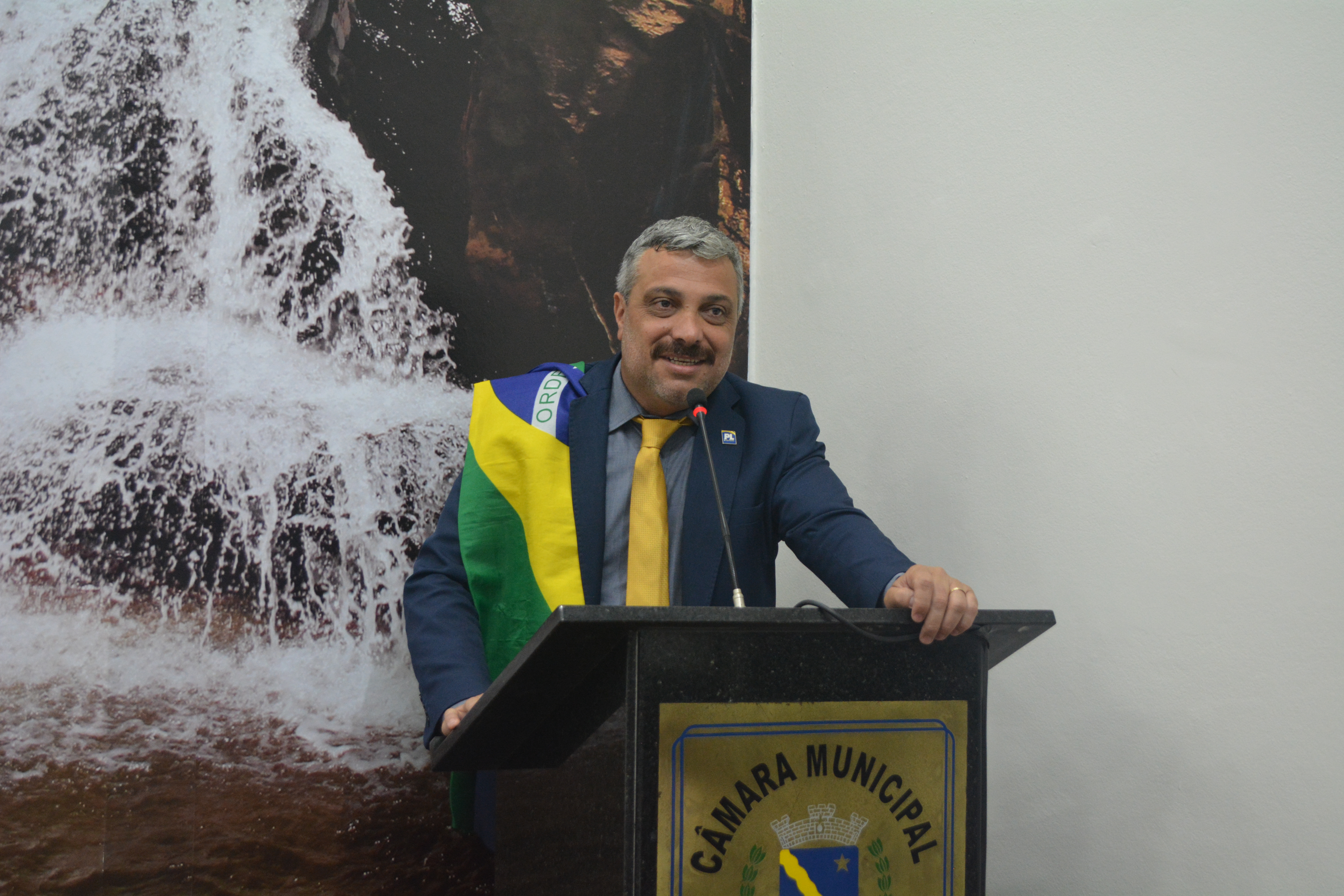 Projeto de Lei Ordinária nº 121/2025 é aprovado com Emenda Supressiva e institui o Programa “Meu Primeiro Emprego Inclusivo” em Votorantim