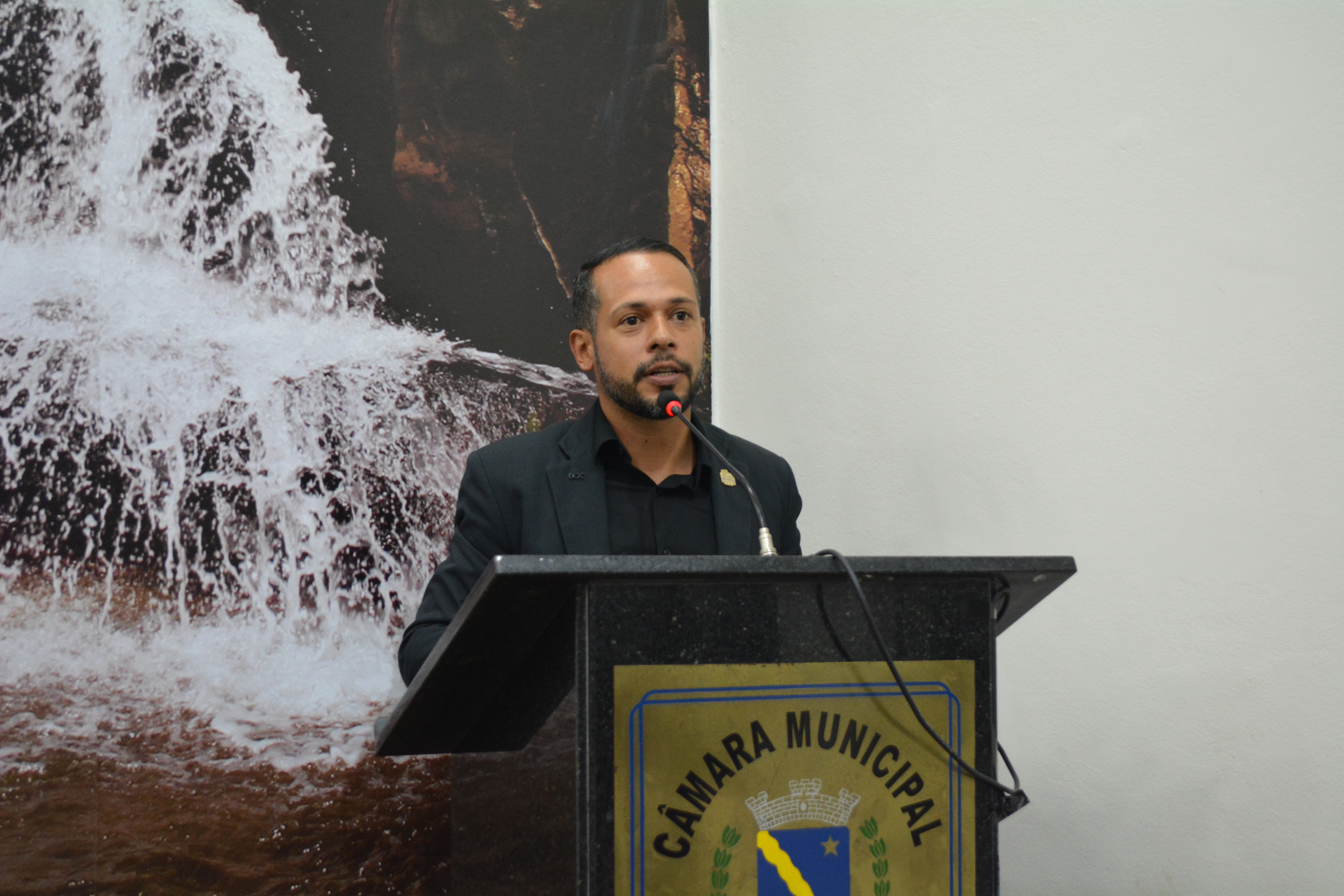 Requerimento pede informações sobre recapeamento e operação tapa-buracos em Votorantim