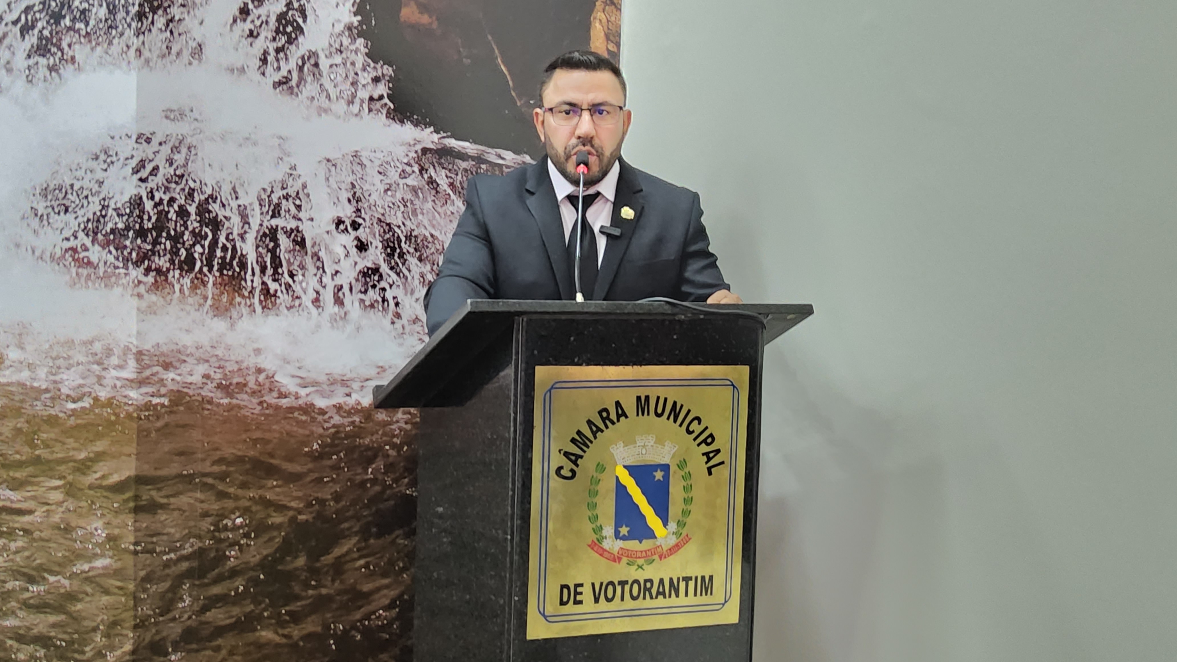 Requerimento propõe presença de assistentes sociais na Policlínica e UPAs de Votorantim