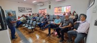 Servidores apresentam funcionamento da Câmara a novos assessores e vereadores 