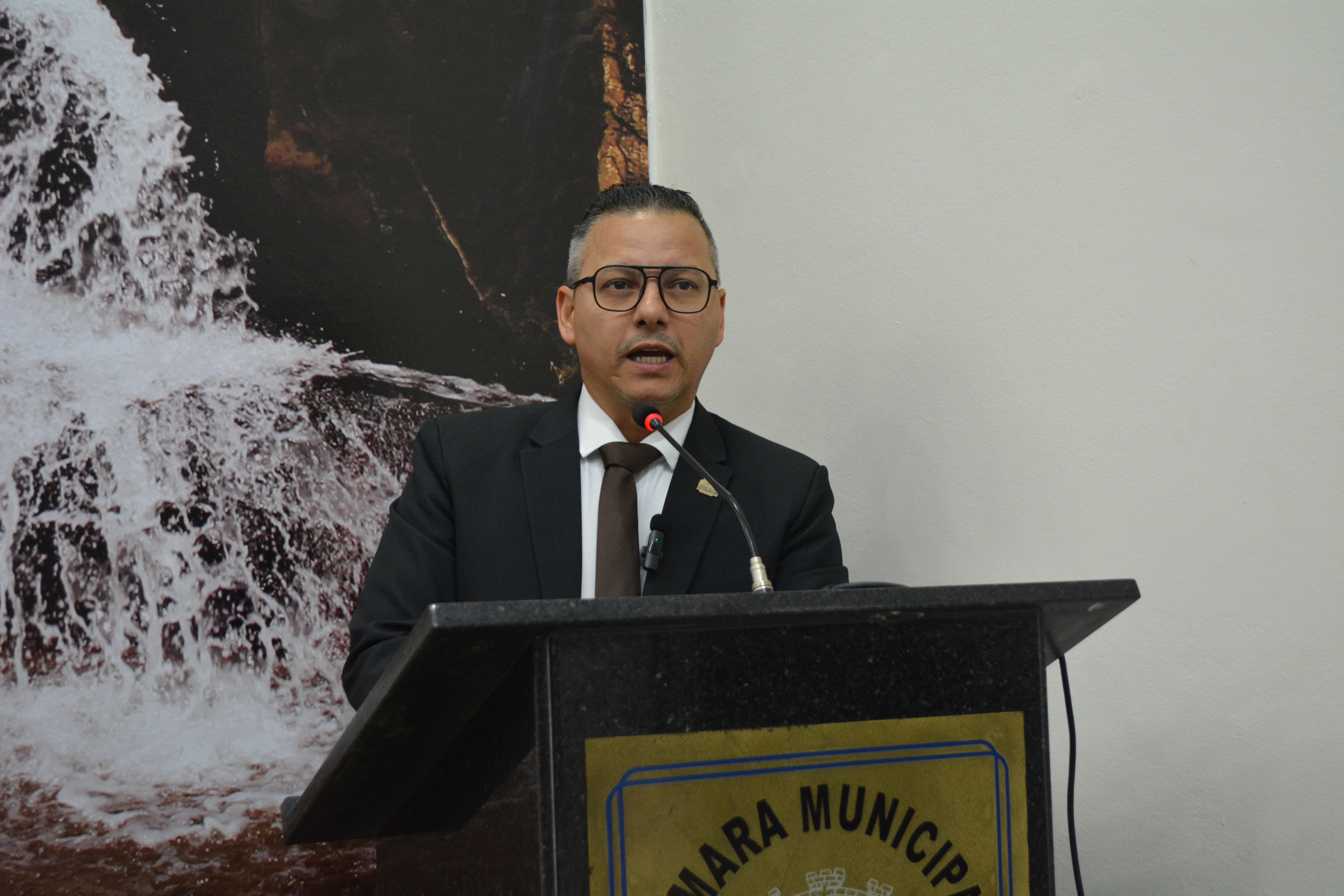 Vereador apresenta requerimento sobre atendimento a pessoas em situação de vulnerabilidade