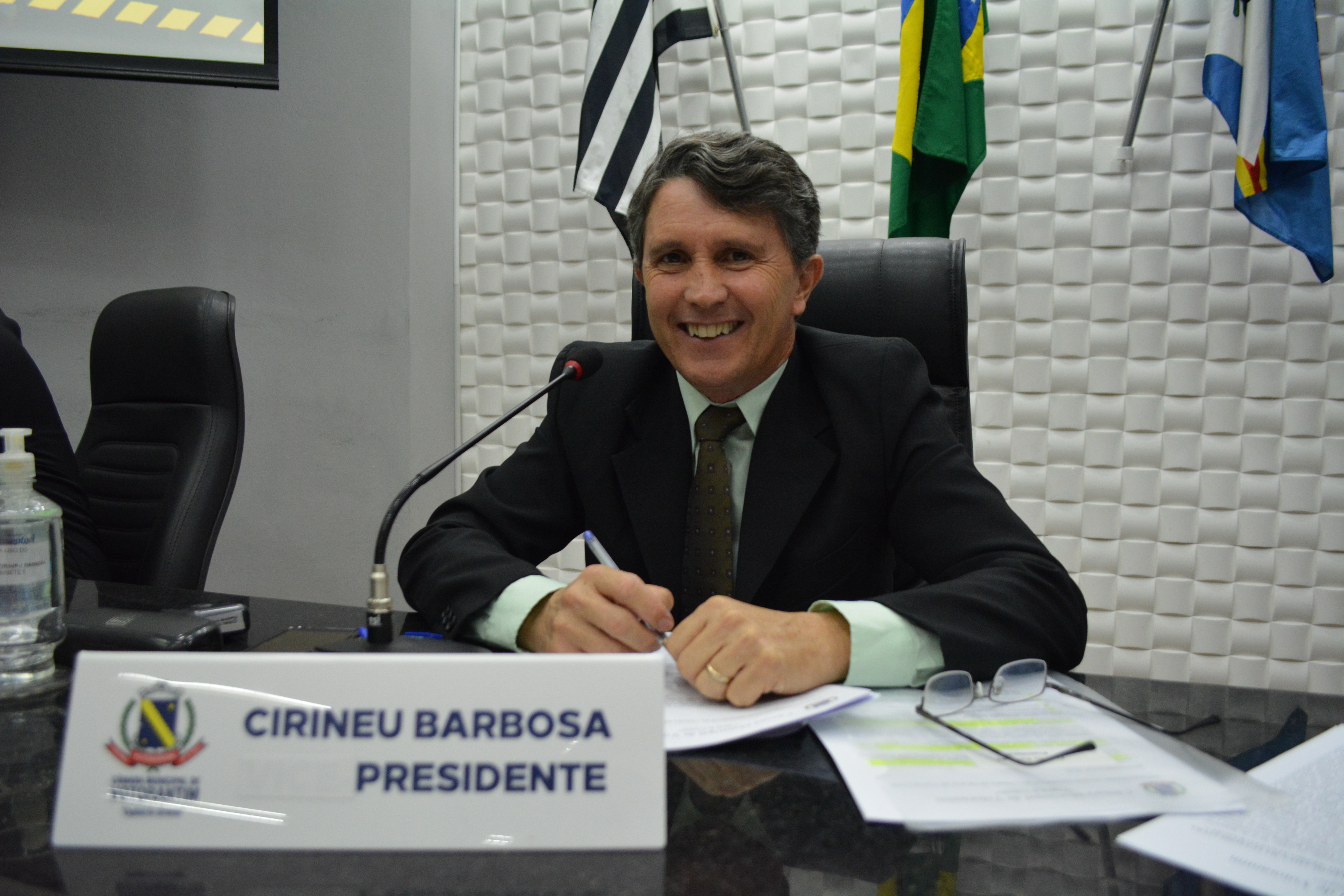 Vereador Cirineu Barbosa questiona trâmites para atendimento de fonoaudiólogos no município