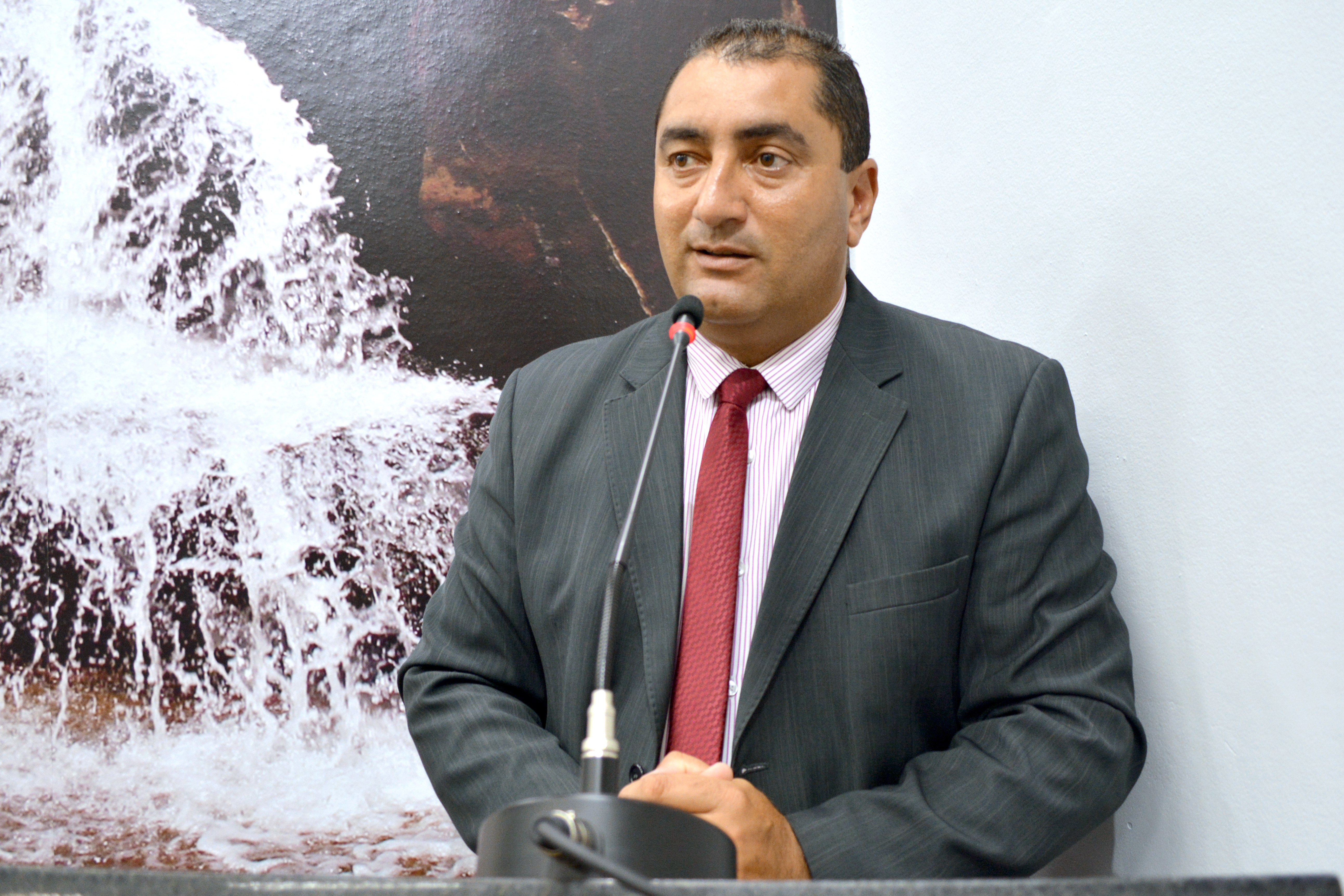 Vereador cobra ação da prefeitura e da Fundação sobre servidores já aposentados que nunca contribuíram