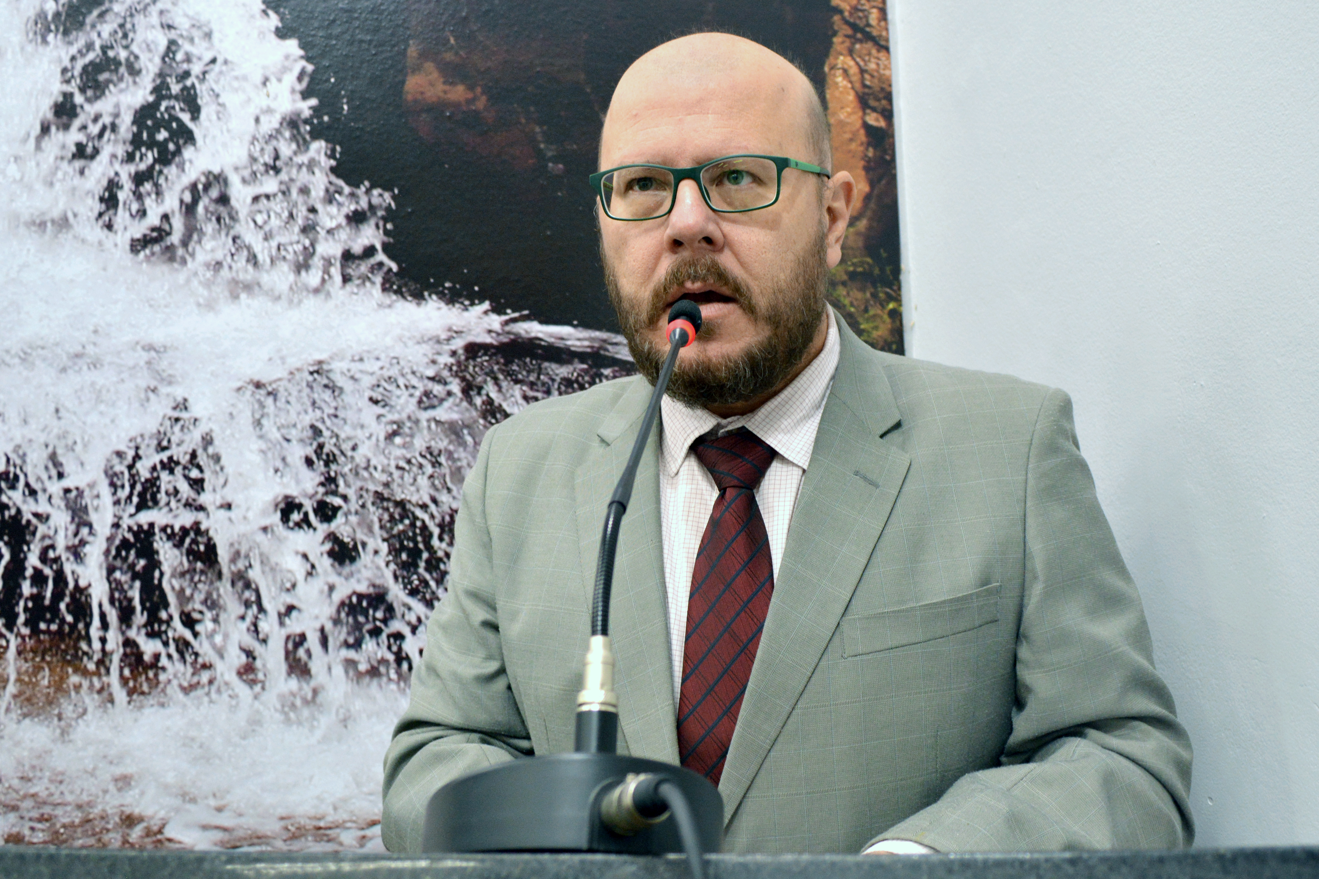 Vereador cobra informações sobre ações de combate à dengue no município