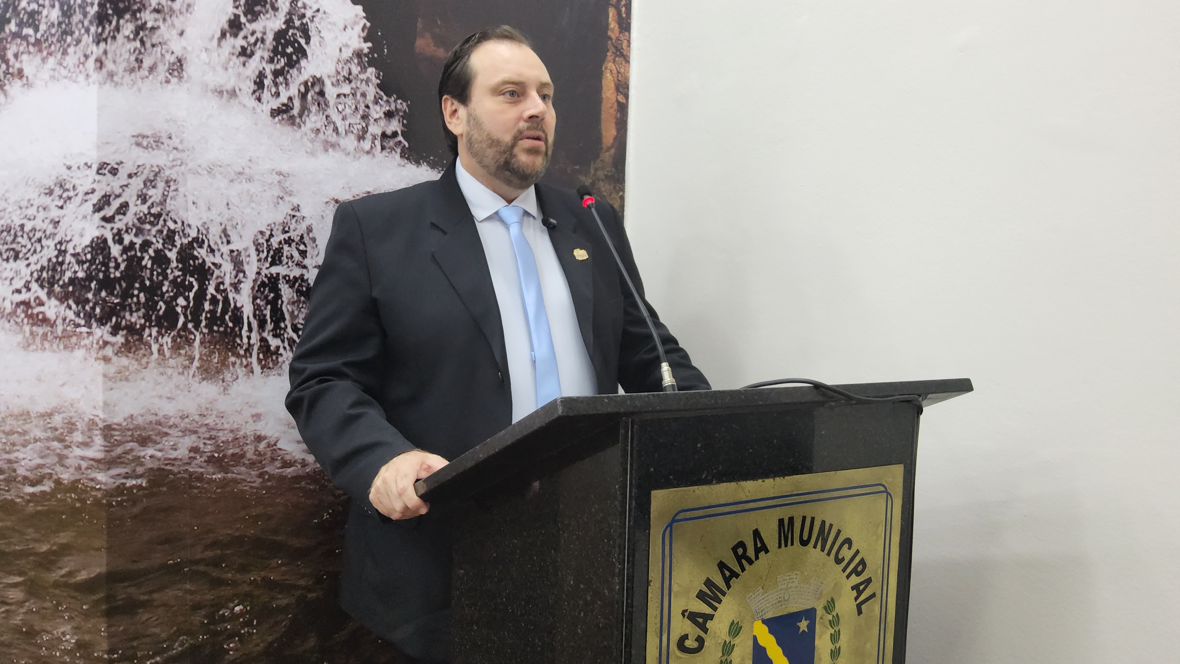 Vereador cobra informações sobre paralisação das obras da ESF da Vila Amorim