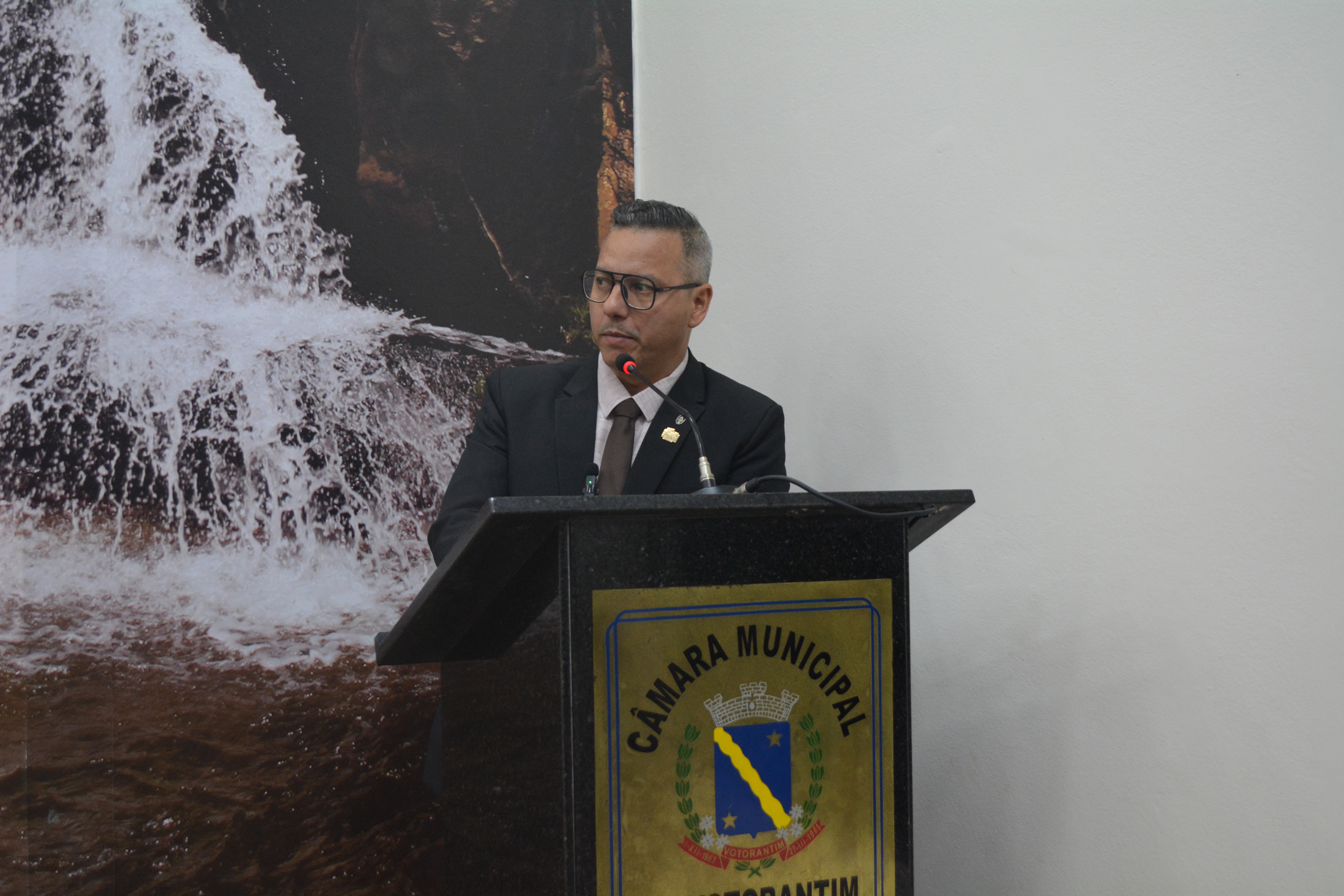 Vereador cobra melhorias no transporte público para alunos da ETEC de Votorantim