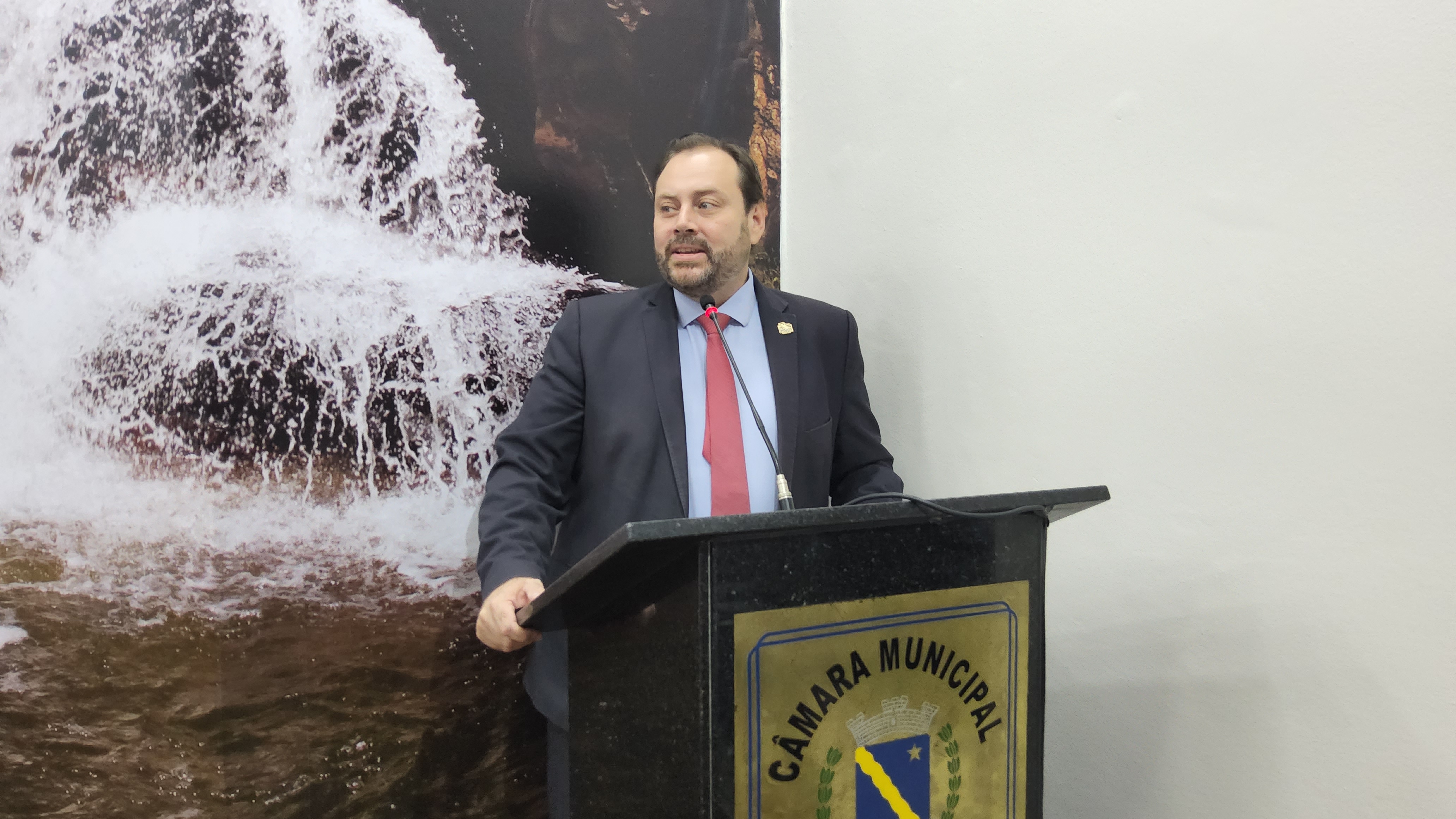 Vereador cobra planejamento para expansão de serviços públicos na região da Vila Santo Antônio
