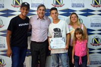 Vereador homenageia campeão da Copa Latino Americana de Bicicross