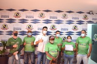 Vereador homenageia profissionais da coleta seletiva de Votorantim