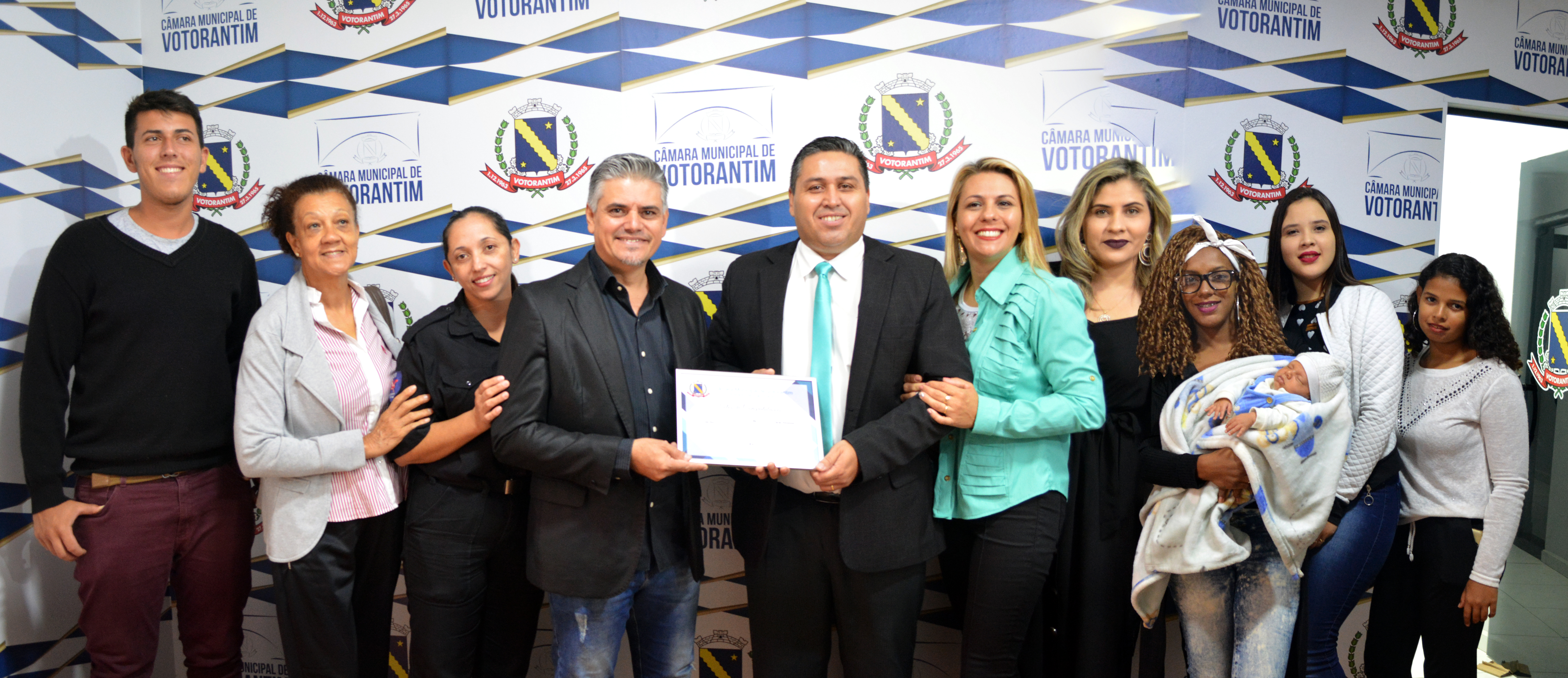 Vereador homenageia Igreja Avivamento Cristo Vive