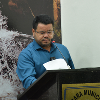 Vereador homenageia piloto Átila Abreu