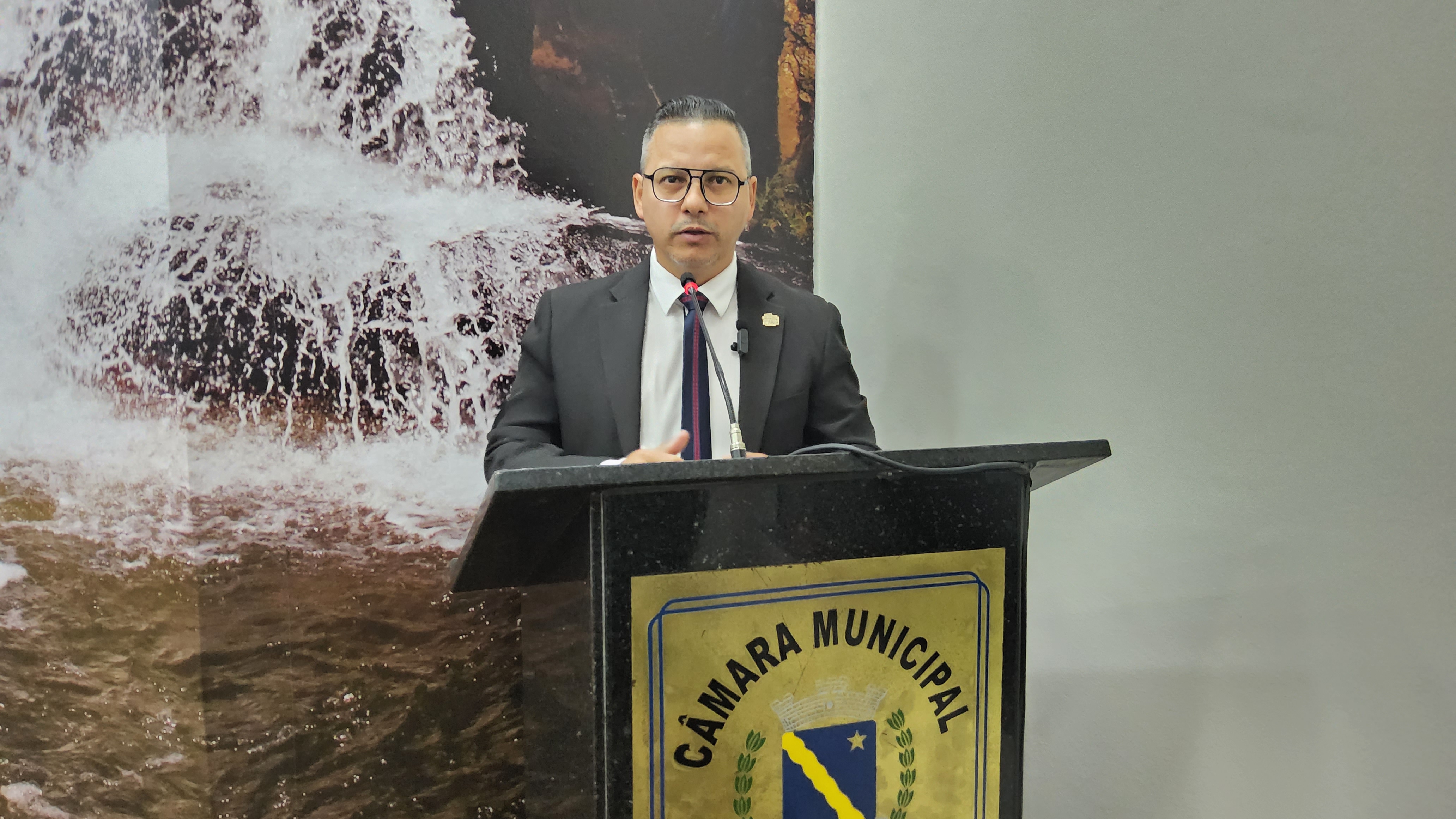 Vereador pede a construção do campo de futebol no São Lucas