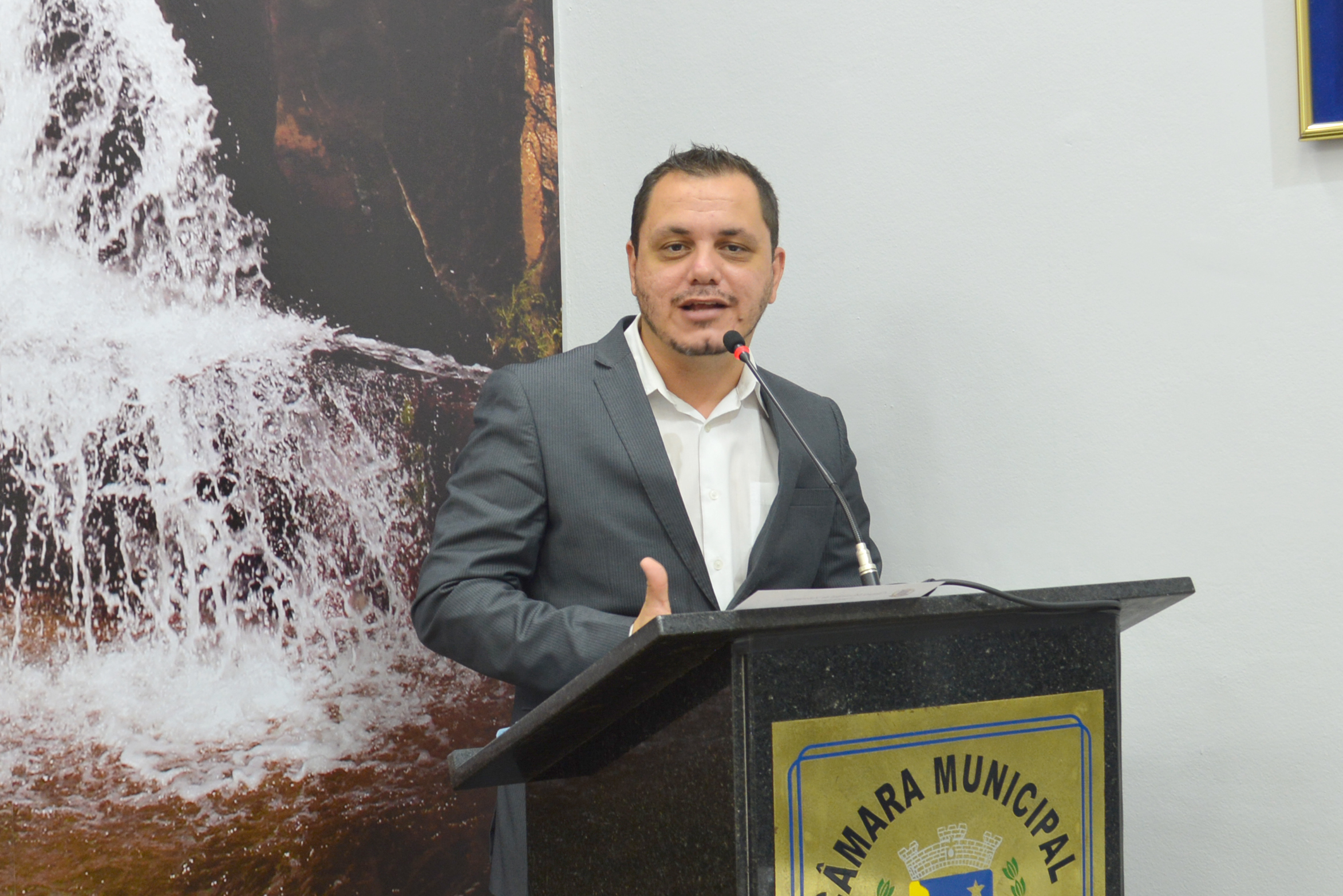 Vereador pede implantação de vagas rápidas para passageiros de aplicativos em vias do Centro  