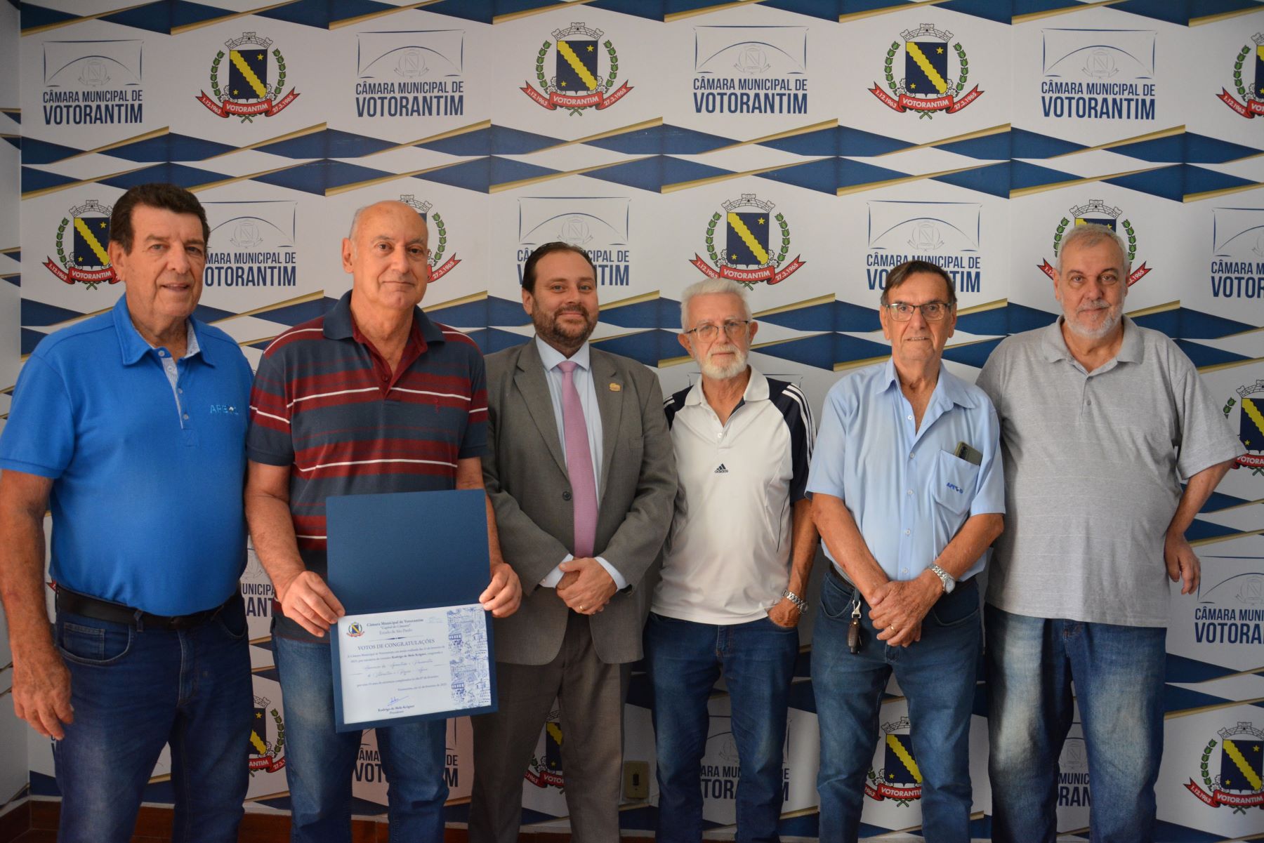 Vereador presta homenagem à APEVO por seus 33 anos