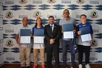 Vereador presta homenagem à atletas da seleção de futebol de Votorantim