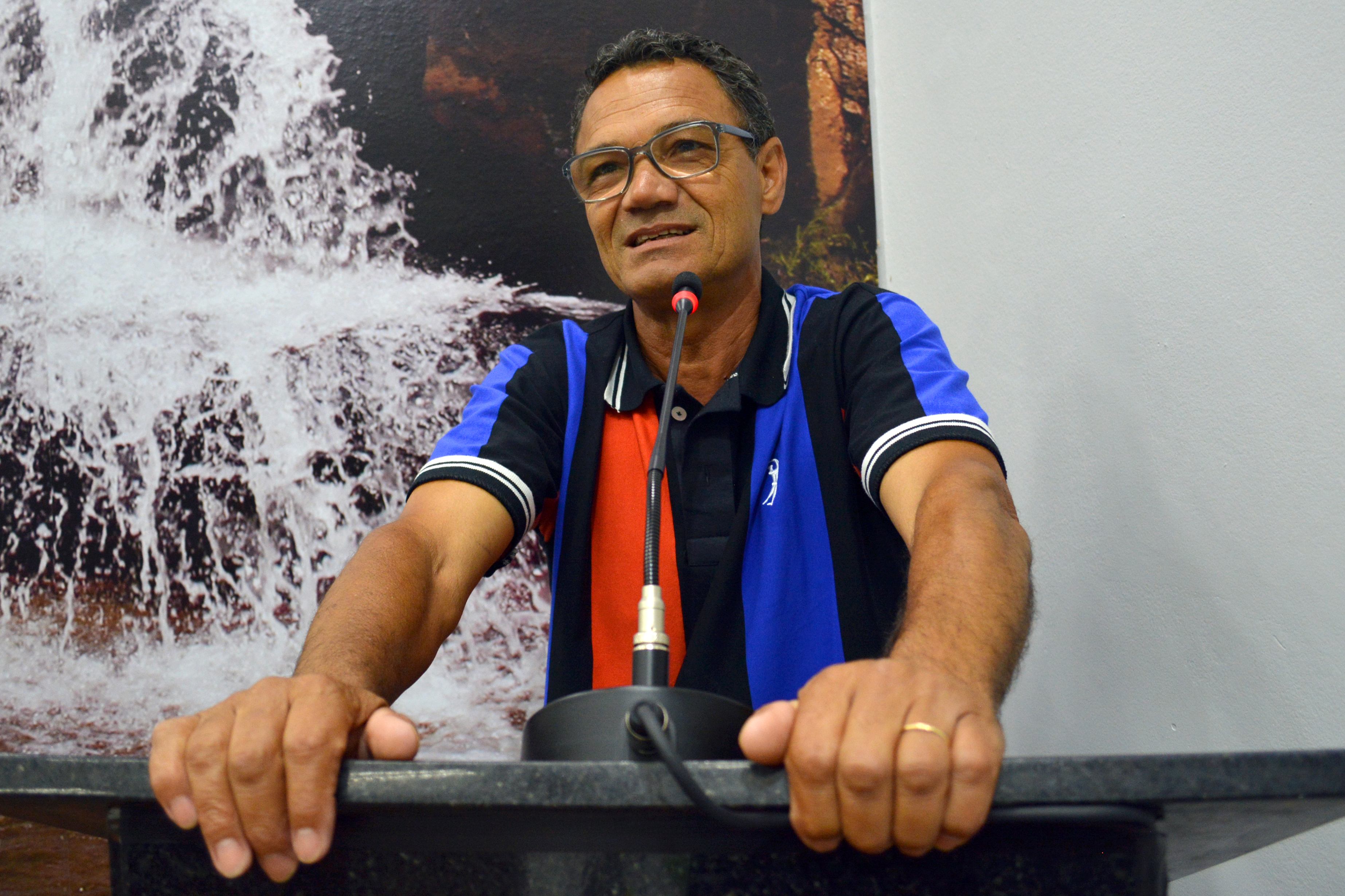 Vereador quer sinalização na rotatória da Avenida Octávio Augusto Rangel