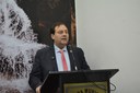 Vereador questiona contratação emergencial para merenda escolar