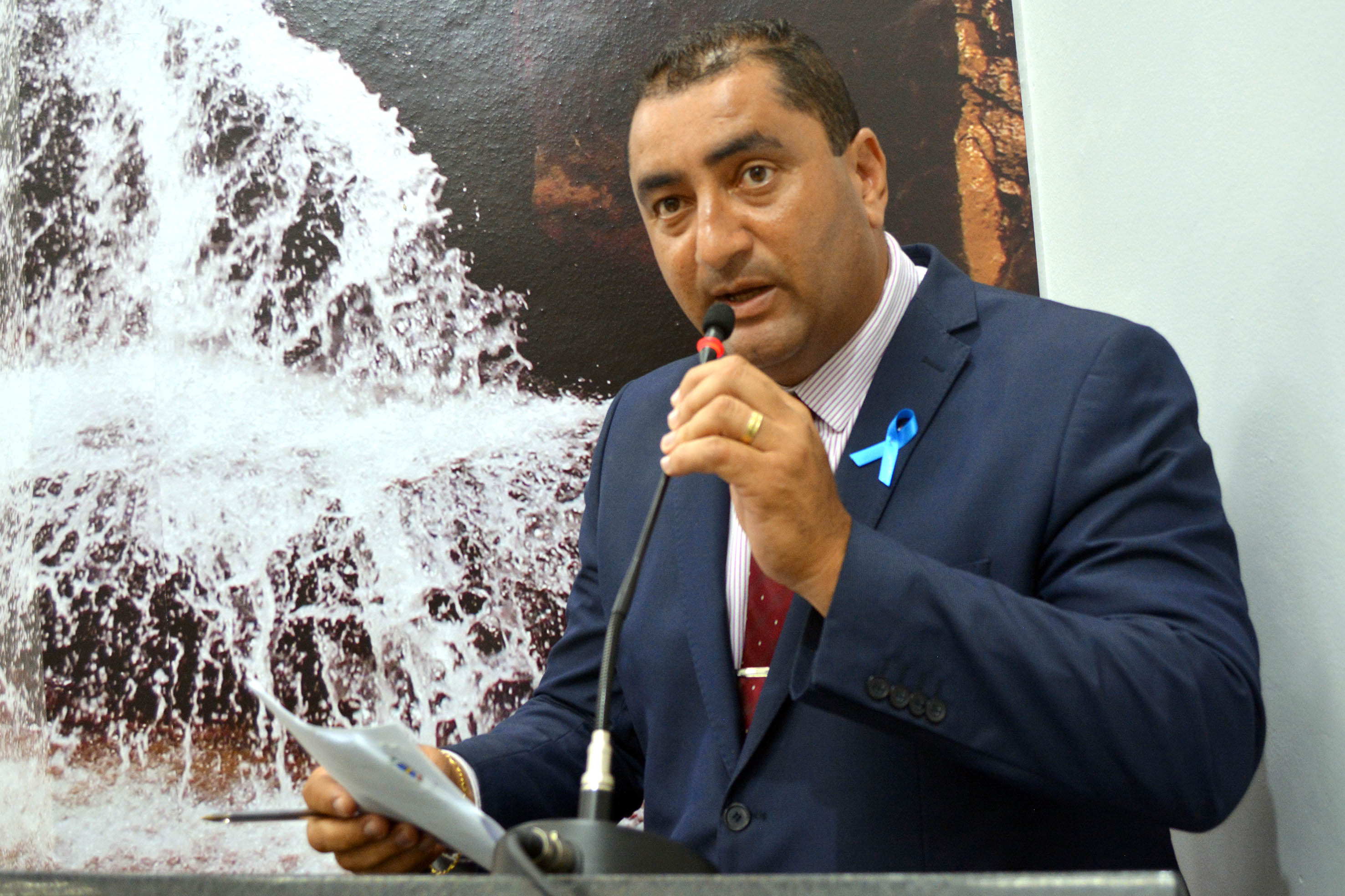 Vereador questiona contrato entre o município e prestadoras de serviços funerários na cidade