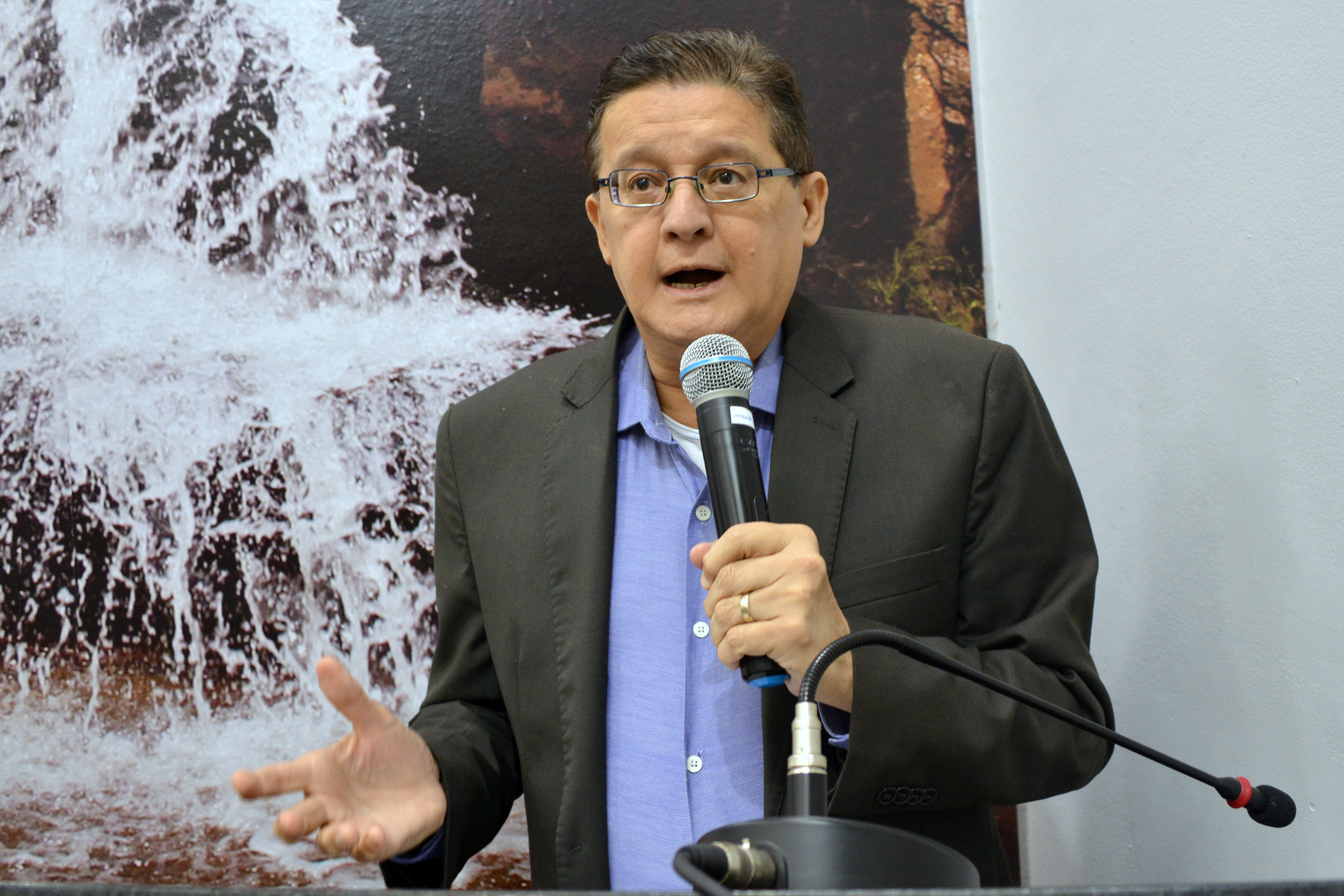 Vereador questiona falta de médicos especialistas na cidade