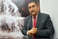 Vereador questiona, novamente, construção de posto de gasolina na Vila Ondina