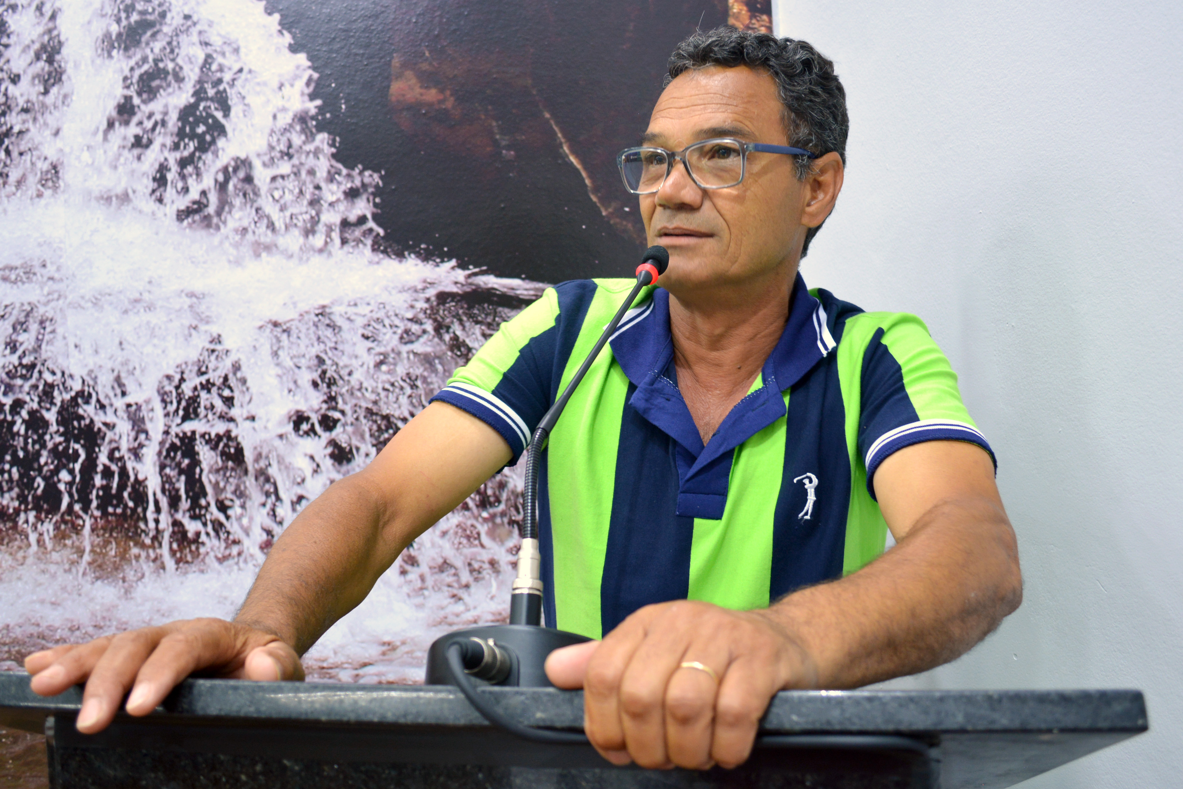 Vereador questiona regularização de moradia para Comunidade do Palmeirinha