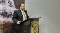Vereador questiona sobrecarga de auxiliares de serviços infantis nas escolas municipais