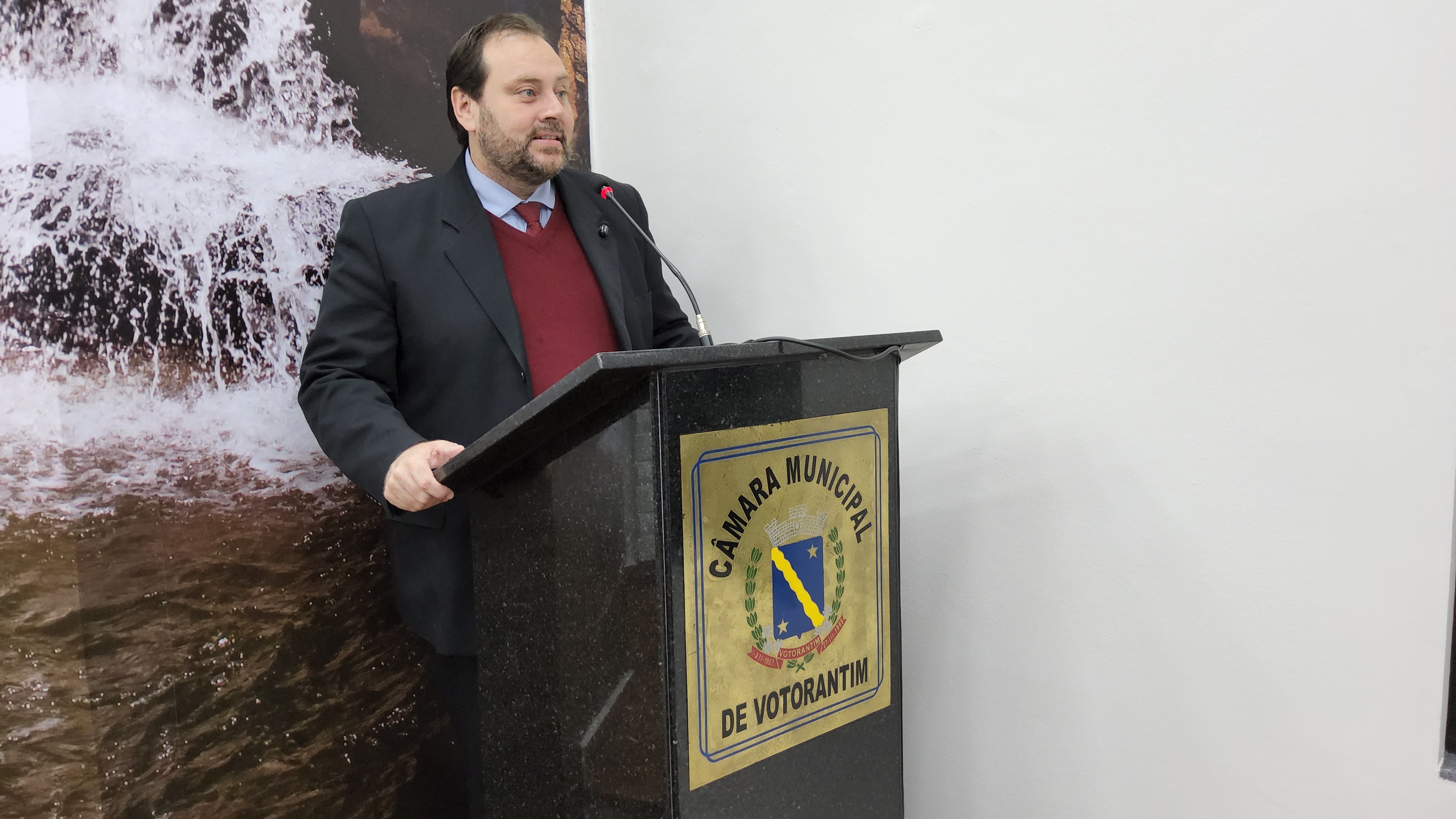 Vereador solicita esclarecimentos sobre contrato emergencial com o Instituto Moriah para gestão das UPAs de Votorantim