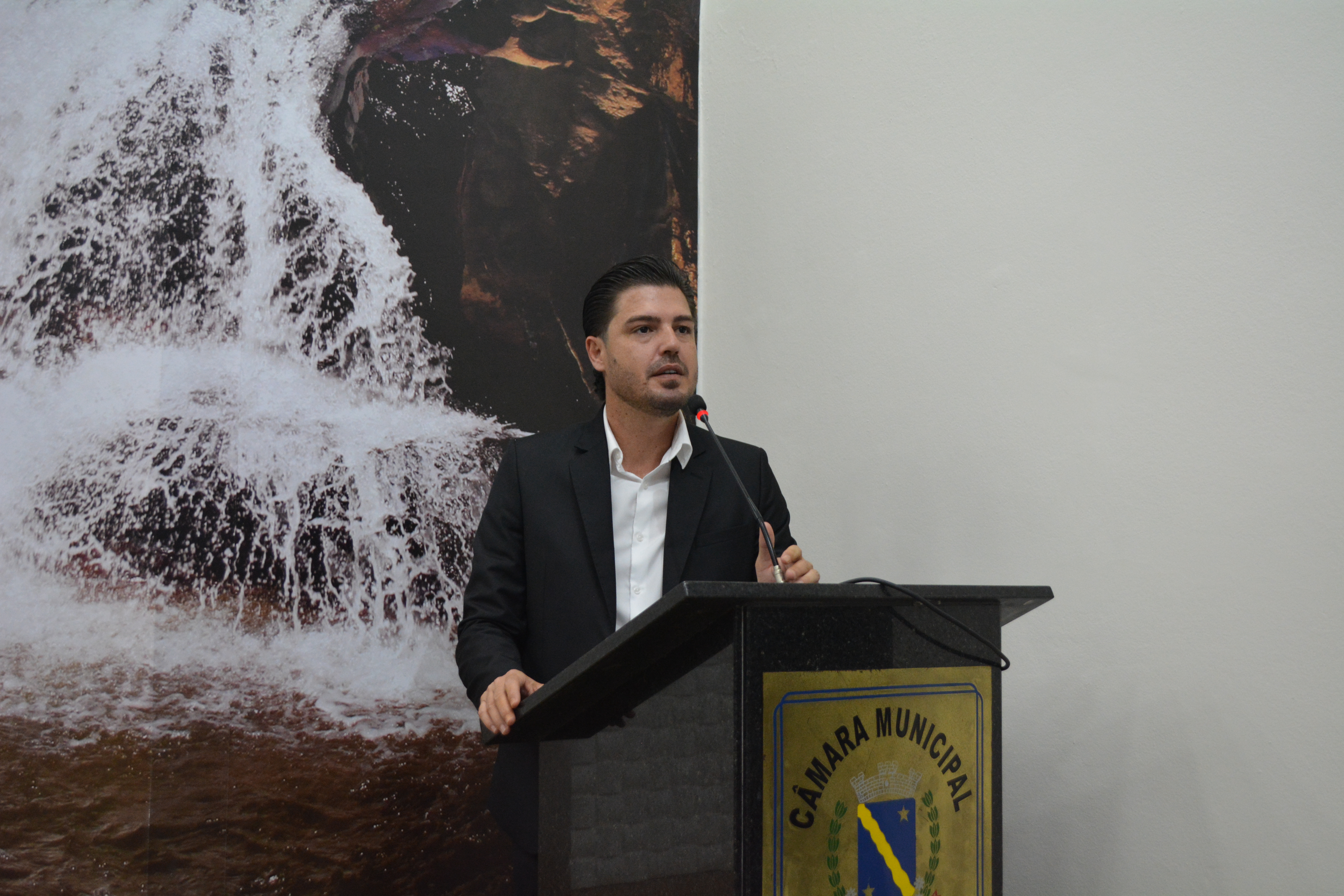Vereador solicita informações sobre atendimento pediátrico na rede municipal de saúde